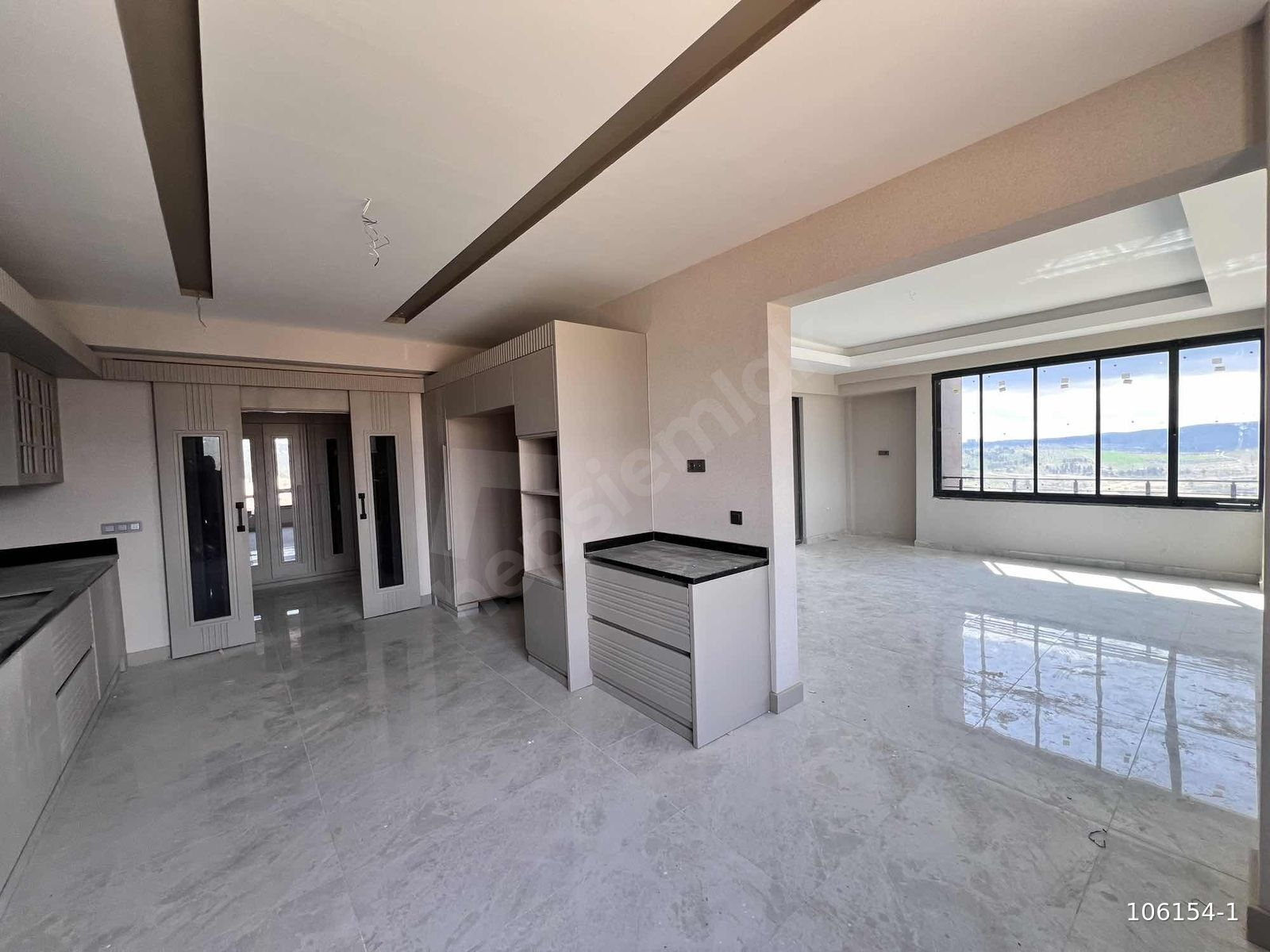 GAZİANTEP ERİKÇEDE ORMAN MANZARALI SATILIK LÜKS 4,5+1 DAİRE