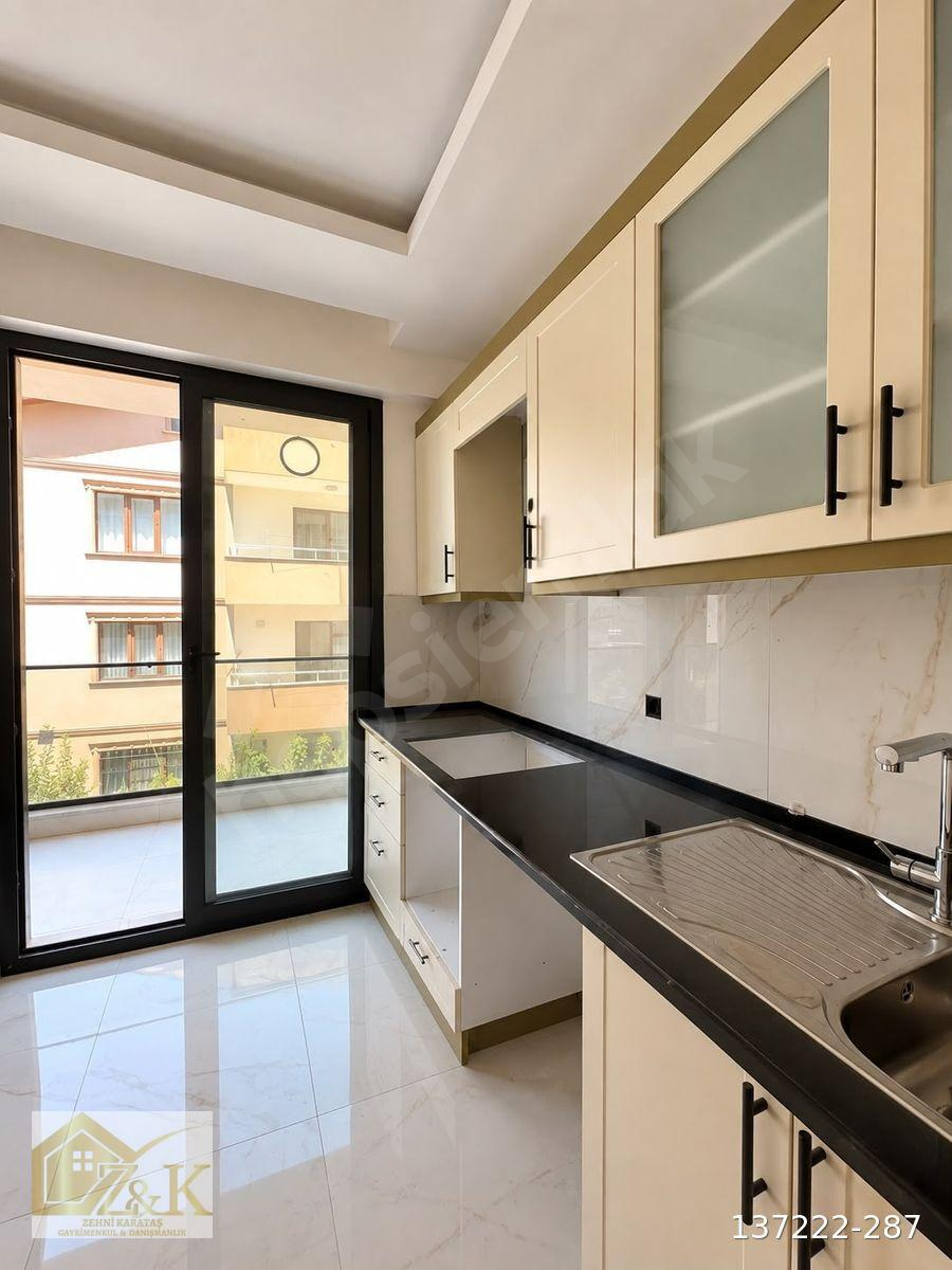 SATILIK 3x1 GİRİŞ KATTA 3 ADET EBEVNY BANYOLU SATILIK DAİRE