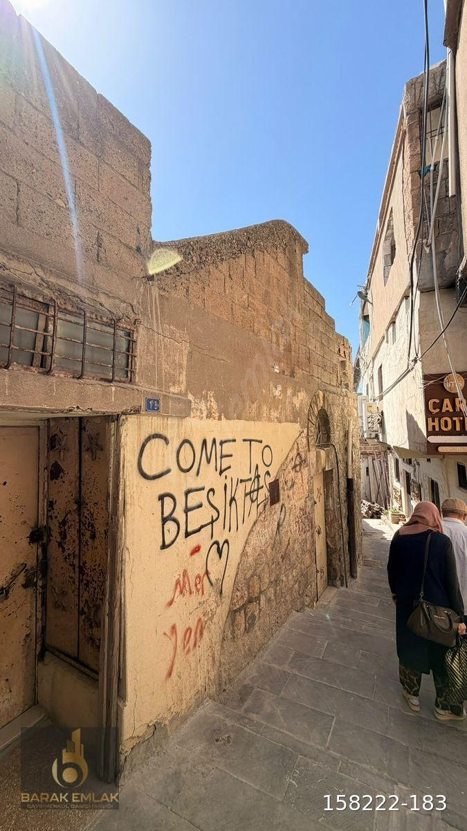 BARAK EMLAK'TAN KASIM TUĞMANER CAMİ ALTI SATILIK 2 DAİRE