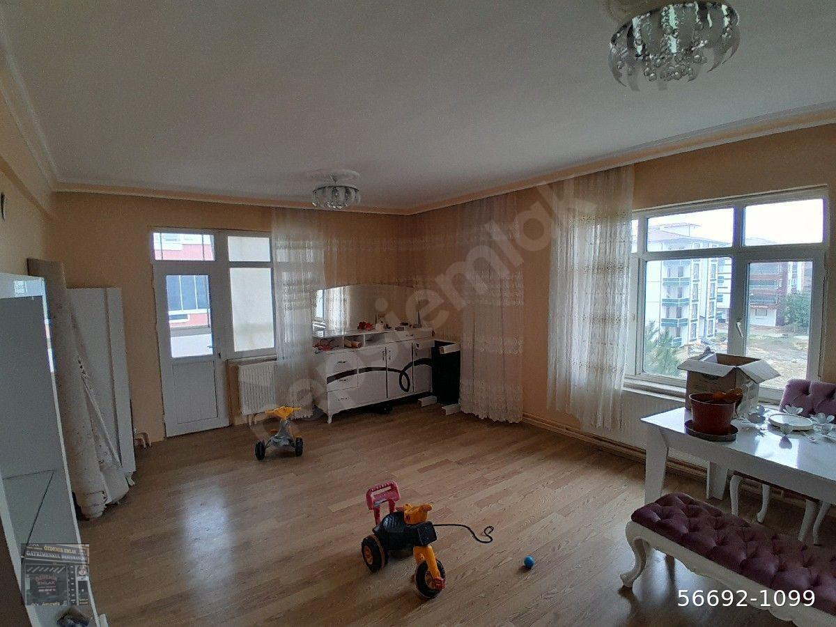 ÖZDEMİR EMLAKTAN SATILIK KARACADAG YOLUNDA 3+1 DAİRE
