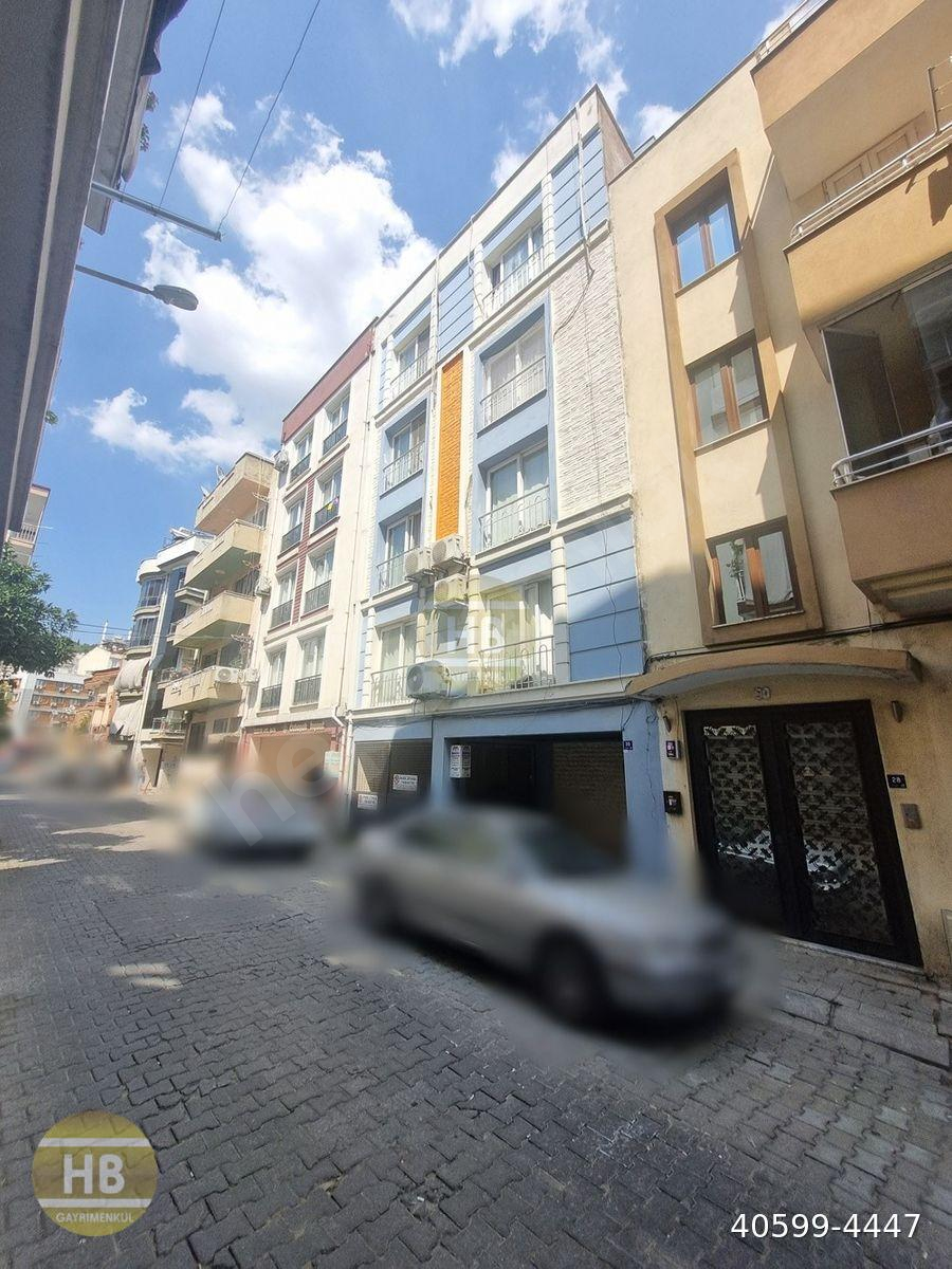 HB'den 1+1 Eşyalı Satılık Daire, Cuma Mahallesi'nde Ara Kat Çift Cephe