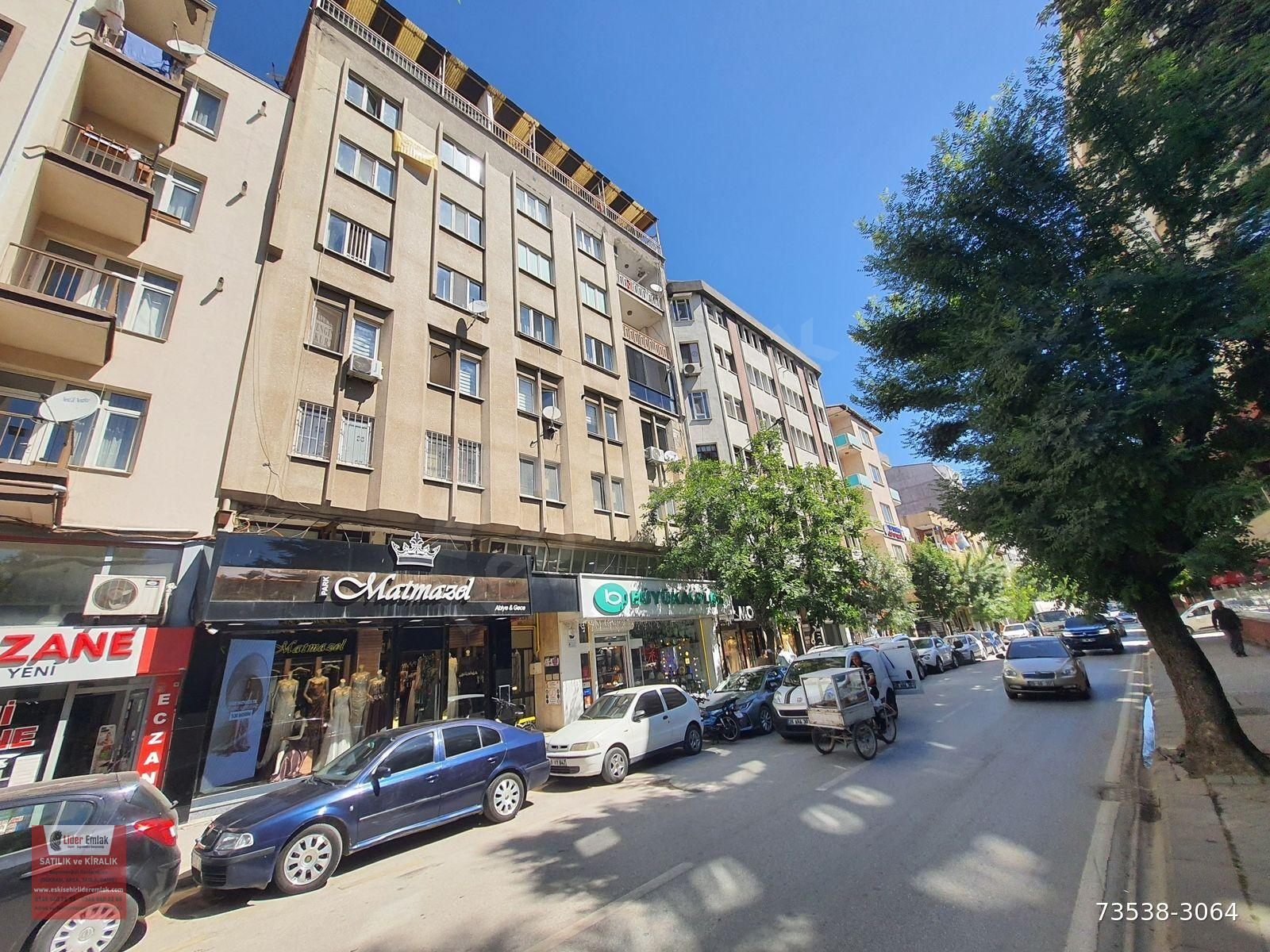 ESKİŞEHİR ŞAİR FUZULİ CADDESİNDE SATILIK 2+1 - 100m2 DAİRE