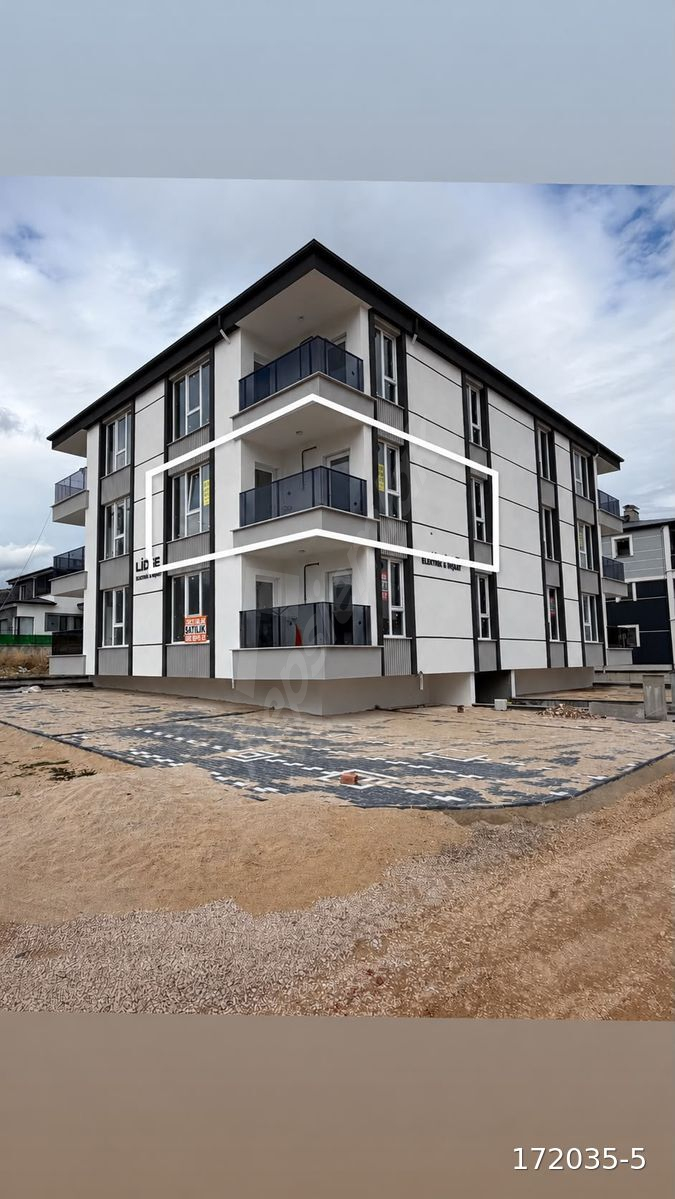 BAYRAKTAR EMLAKTAN SATILIK 2+1 DAİRE