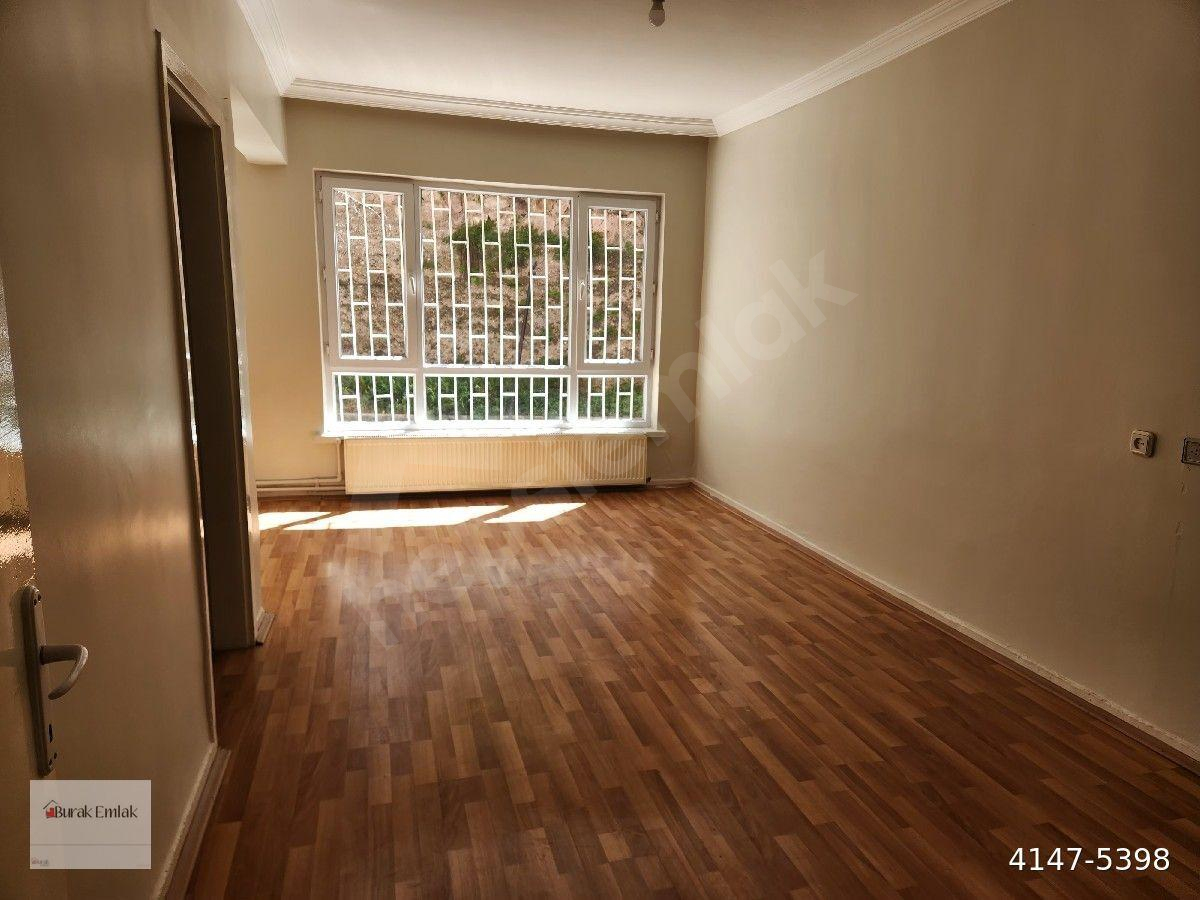 Burak Emlak'dan Kiralık Daire Kurtuluş Şehit Coşkun Sk. 2+1 Bakımlı