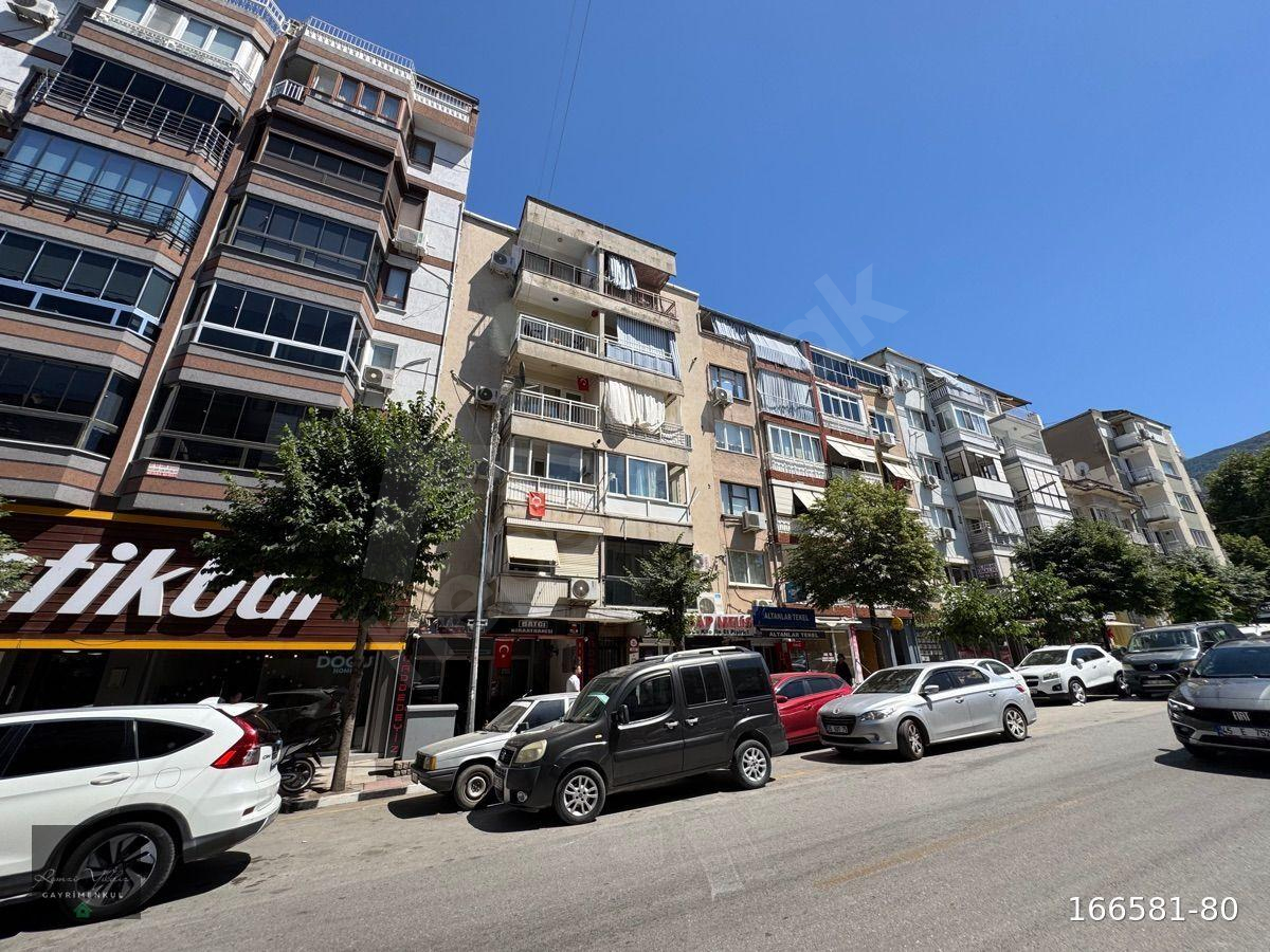 SULTAN CAMİ KARŞISI İZMİR Caddesi Üzeri SATILIK 3+1 Tadilatlı Dairemiz