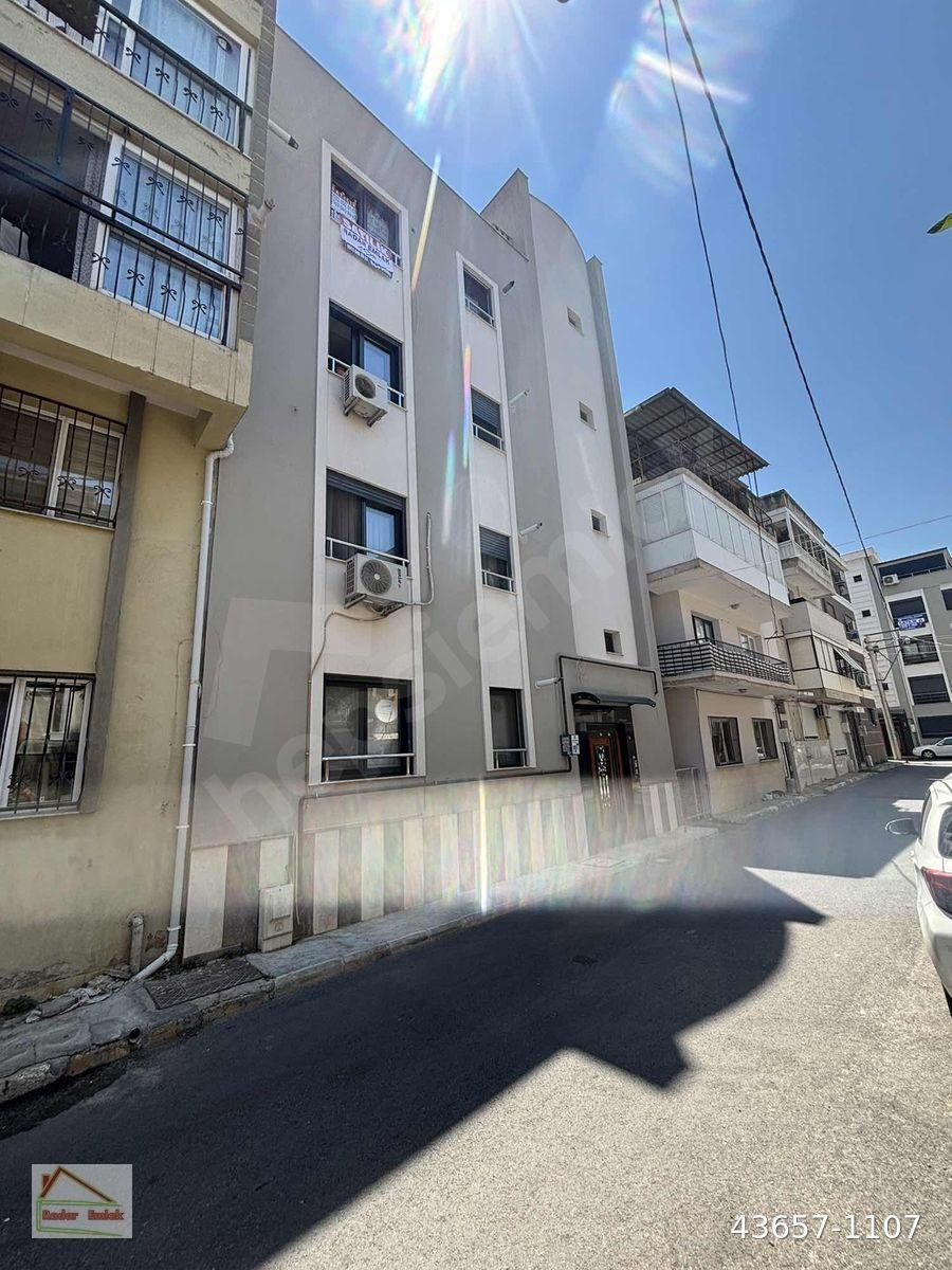 Balçova Eğitim Mahallesinde 2+1 3Yaşında Asansörlü Satılık Daire