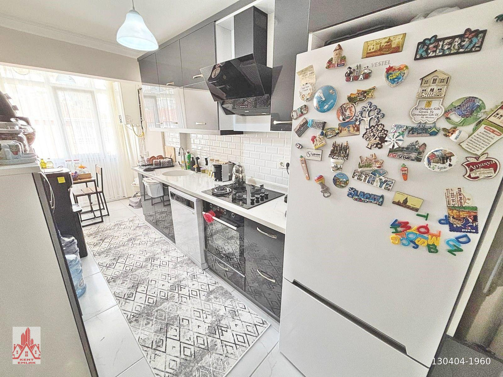 KENT EMLAK''TAN AŞAĞIEĞLENCE SAAT KULESİ YAKINI 3+1 FULL YAPILI DAİRE