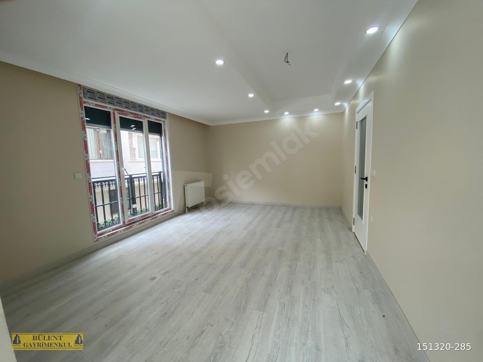 BAHÇELİEVLER SFIR DAİRE 1.KAT 3+1 KAPALI OTO PARKLI ASANSÖRLÜ