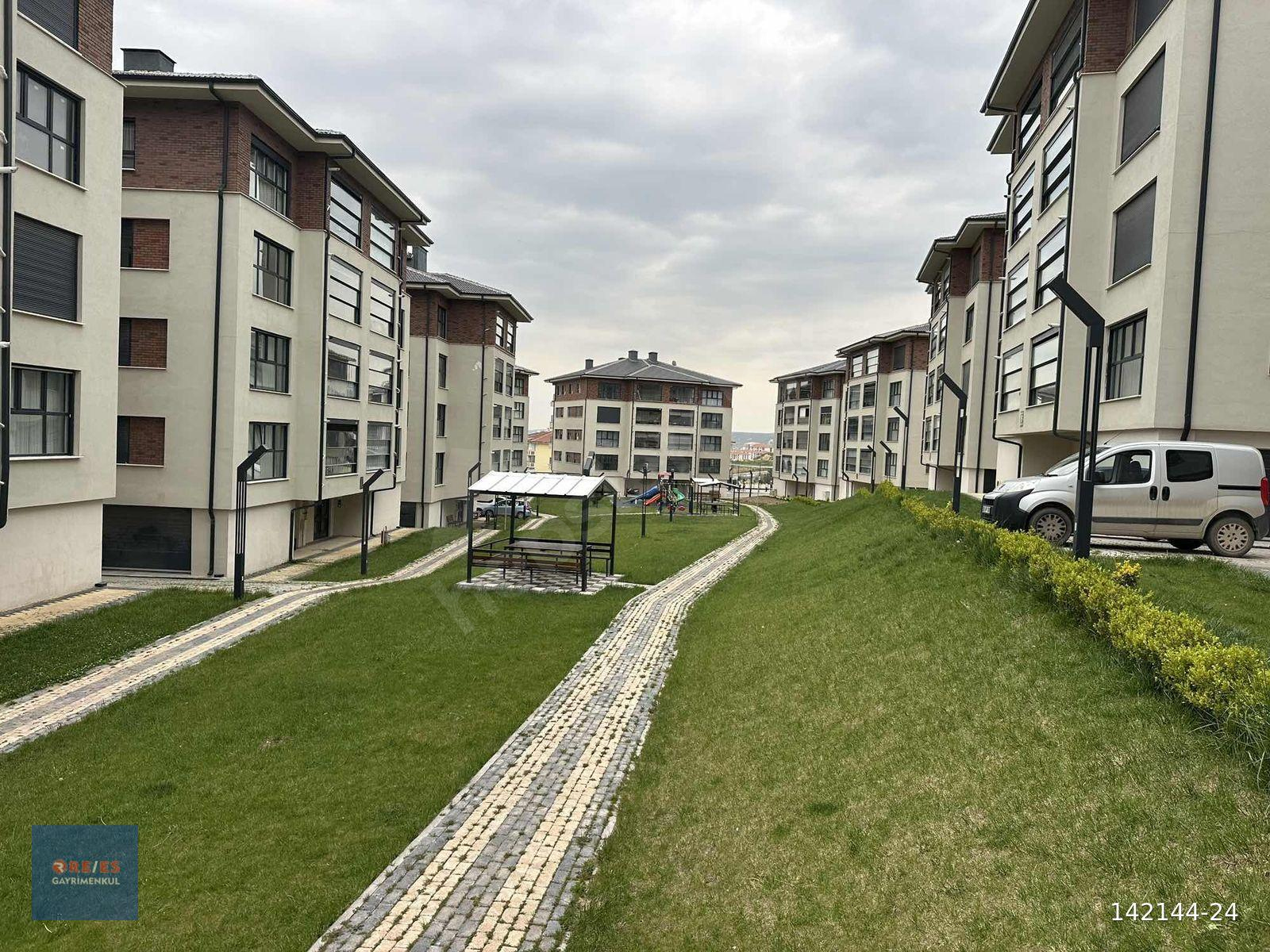 RE/ES'den VADİŞEHİR'de SOSYAL TESİSLİ 4+1