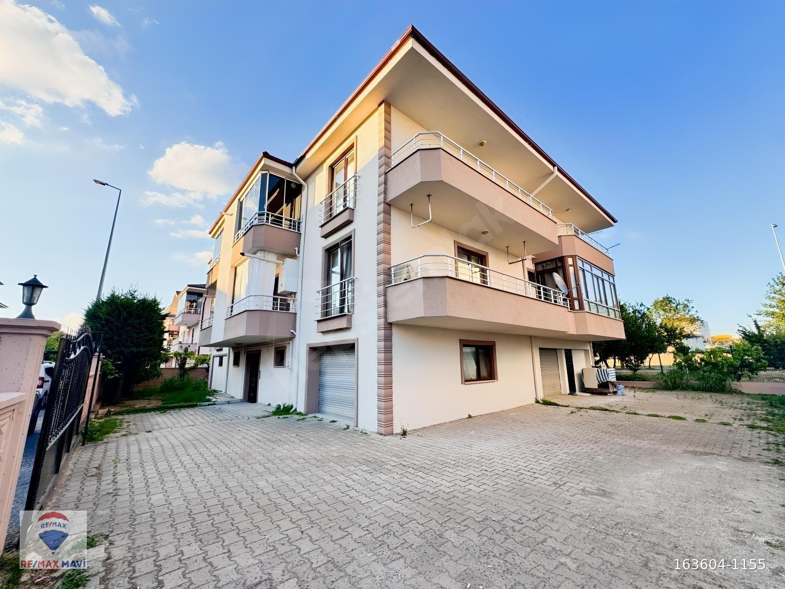 SERDİVAN'IN KALBİNDE / 4+1 215M² ÖZEL DUBLEKS DAİRE / GARAJ+DEPO