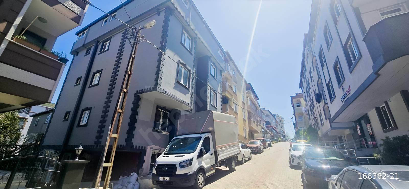 ÜNİVERSİTE GAYRİMENKUL'DEN 1+1 SATILIK DAİRE