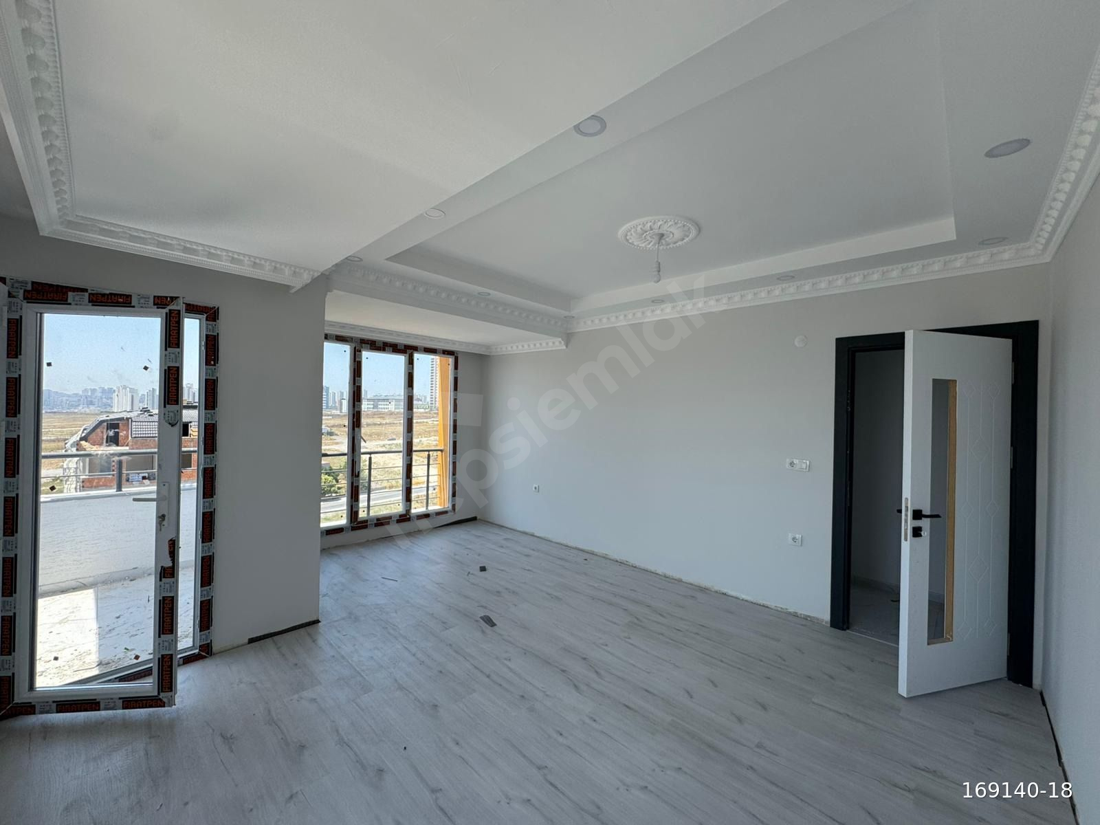 AVCILAR TAHTAKALE’de 2+1 DAİRE