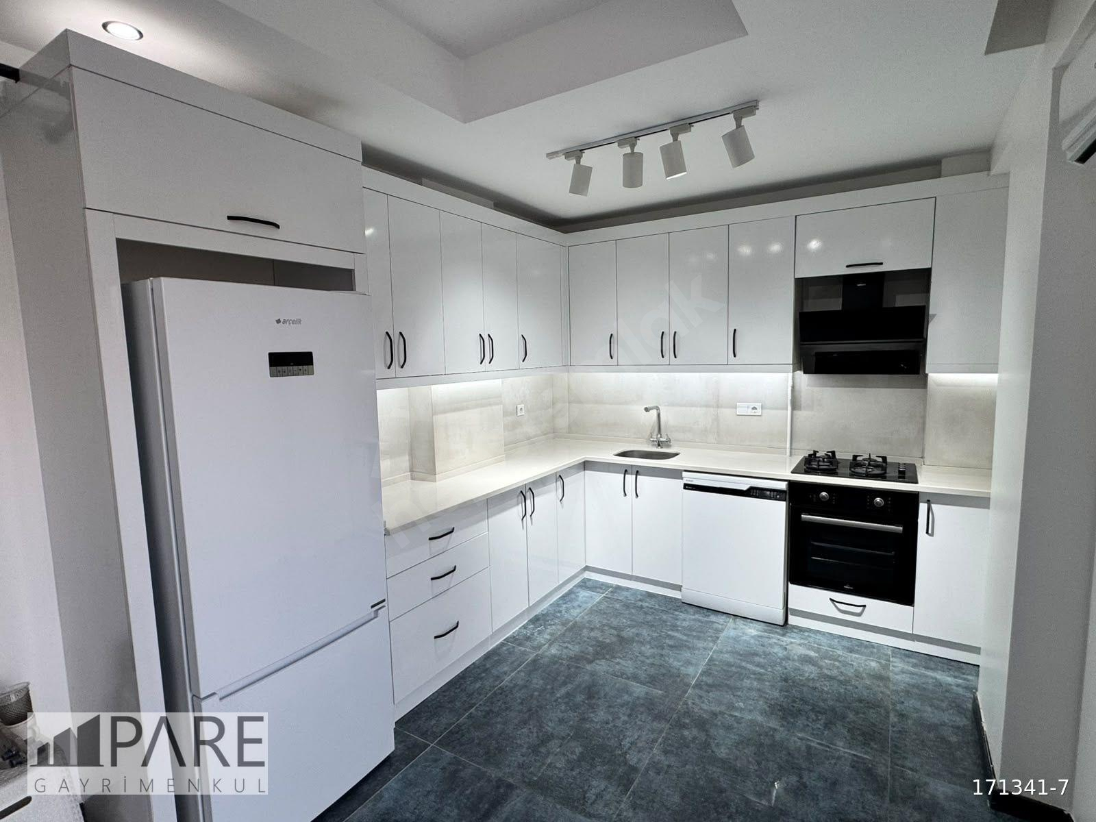 PARE'DEN İLBADE MAH CADDE ÜZERİ ÖNÜ AÇIK GENİŞ 3+1 ARAKAT DAİRE