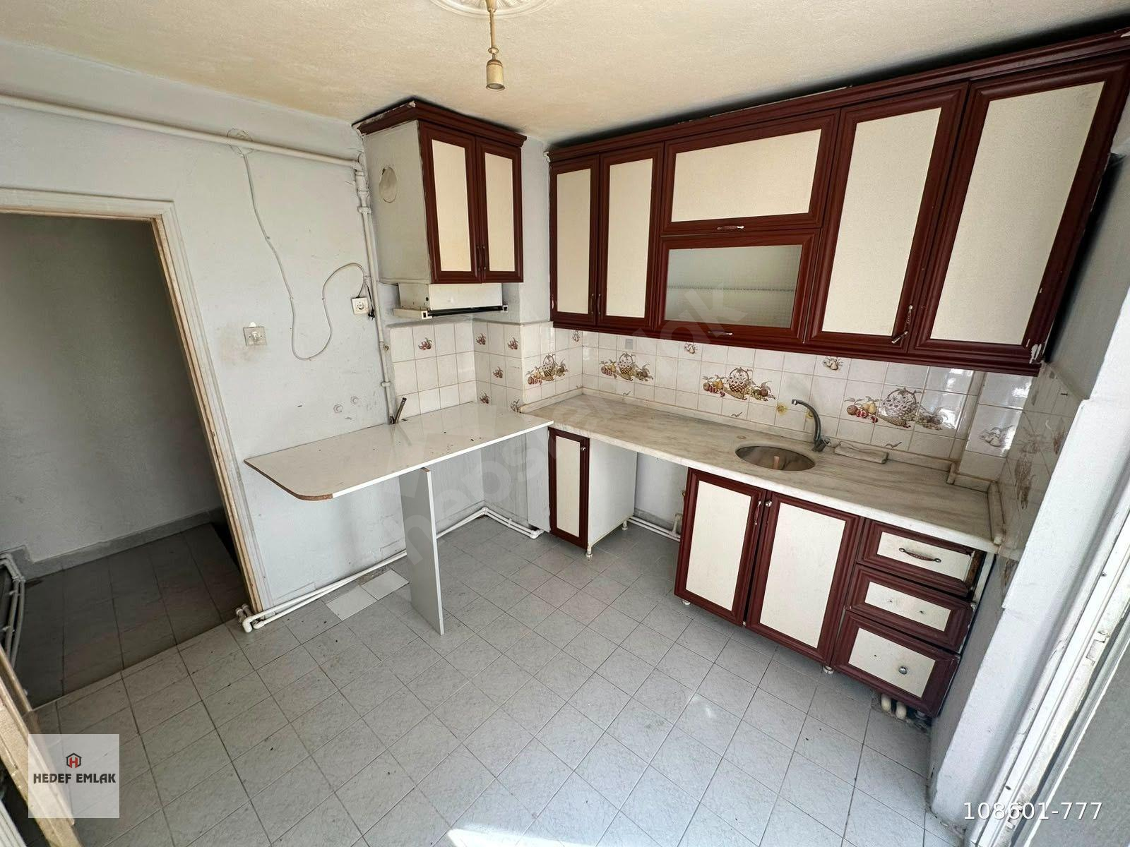 HEDEF EMLAK AYRICALIĞIYLA 2+1 M2 GENİŞ KREDİ SORUNSUZ YATIRIMA UYGUN OTURUMA HAZIR FIRSAT DAİRE