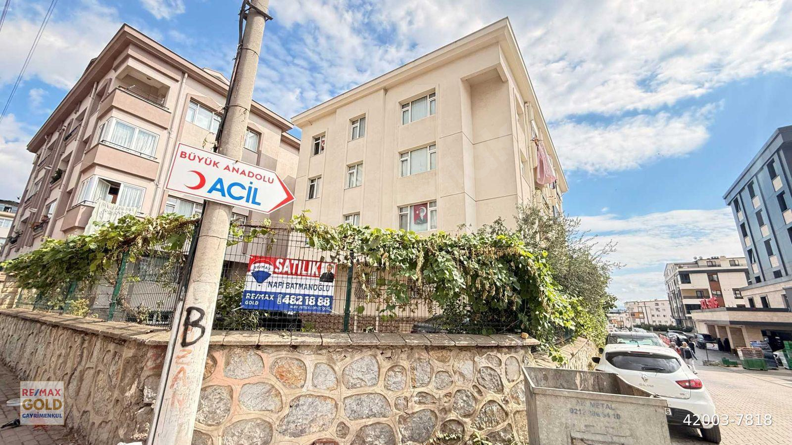 KOCAELİ DARICA MERKEZİ KONUMDA SATILIK KAT MÜLKİYETLİ 3+1 ARAKAT DAİRE