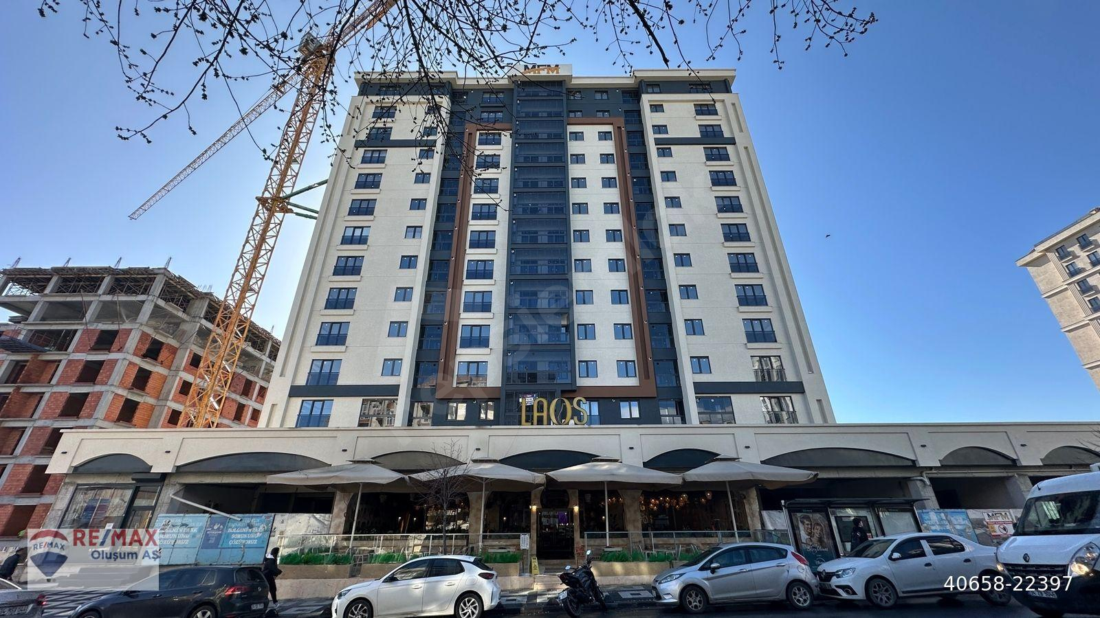 Bağcılar Meydana Yakın Ana Cadde Üzerinde 3+1 Satılık Lüks Daire