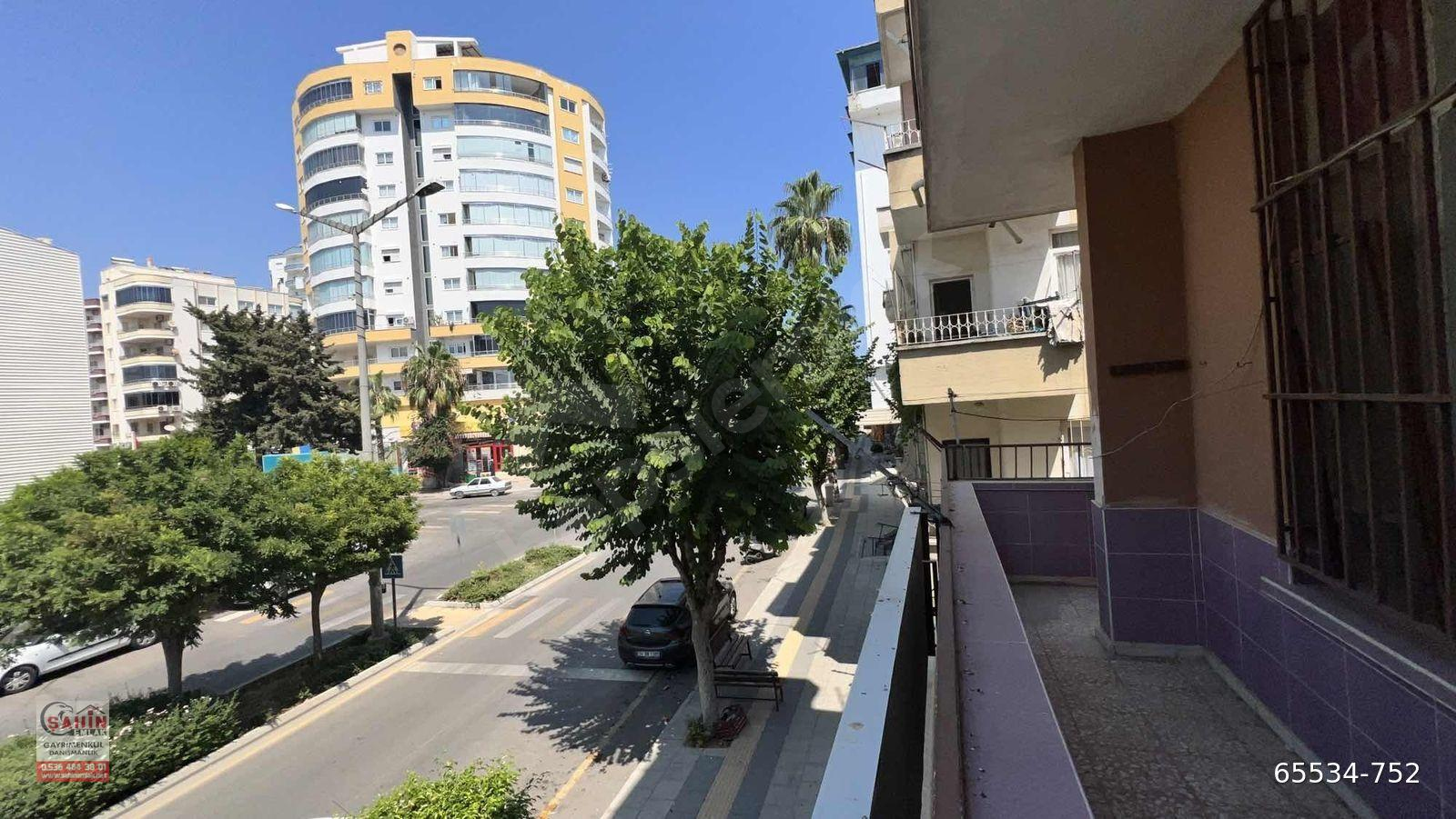 MERSİN ERDEMLİ DE ÖĞRETMEN EVİ YANI SAHİLE 100 METRE 3+1 DAİRE