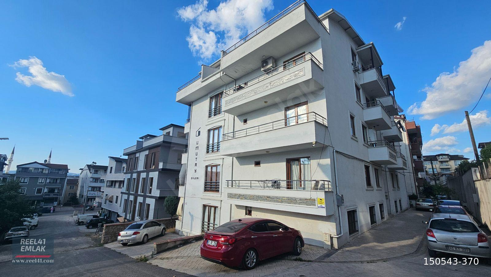 Başiskele Barbaros'ta Satılık Lüks 3+1 Ters Dubleks Daire