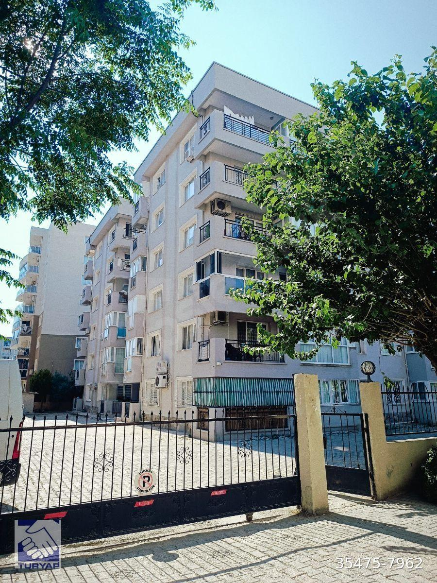 Bornova Mevlana Mah.de 3+1 Site içerisinde Ferah Satılık Daire