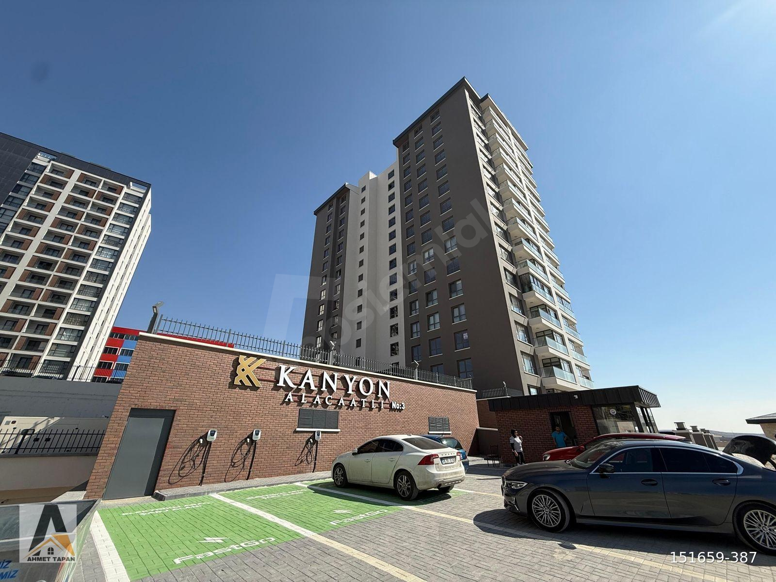 KANYON ALACAATLI HİLAL CADDESİNDE 120M2 2+1 EBEVEYN BANYOLU