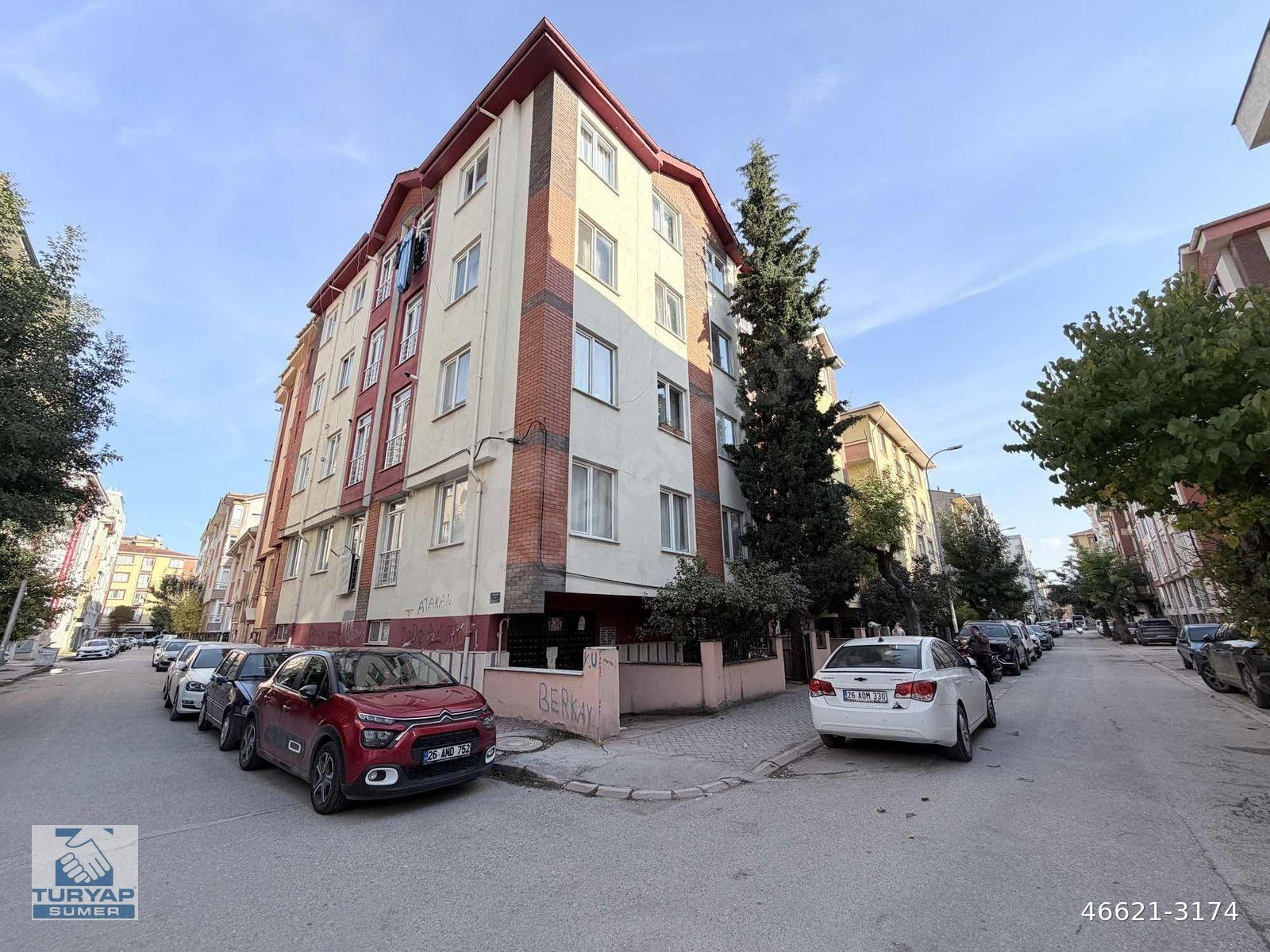 TURYAP SÜMER'DEN BAHÇELİEVLER İSTANBUL SOKAKTA KİRALIK 2+1 DAİRE