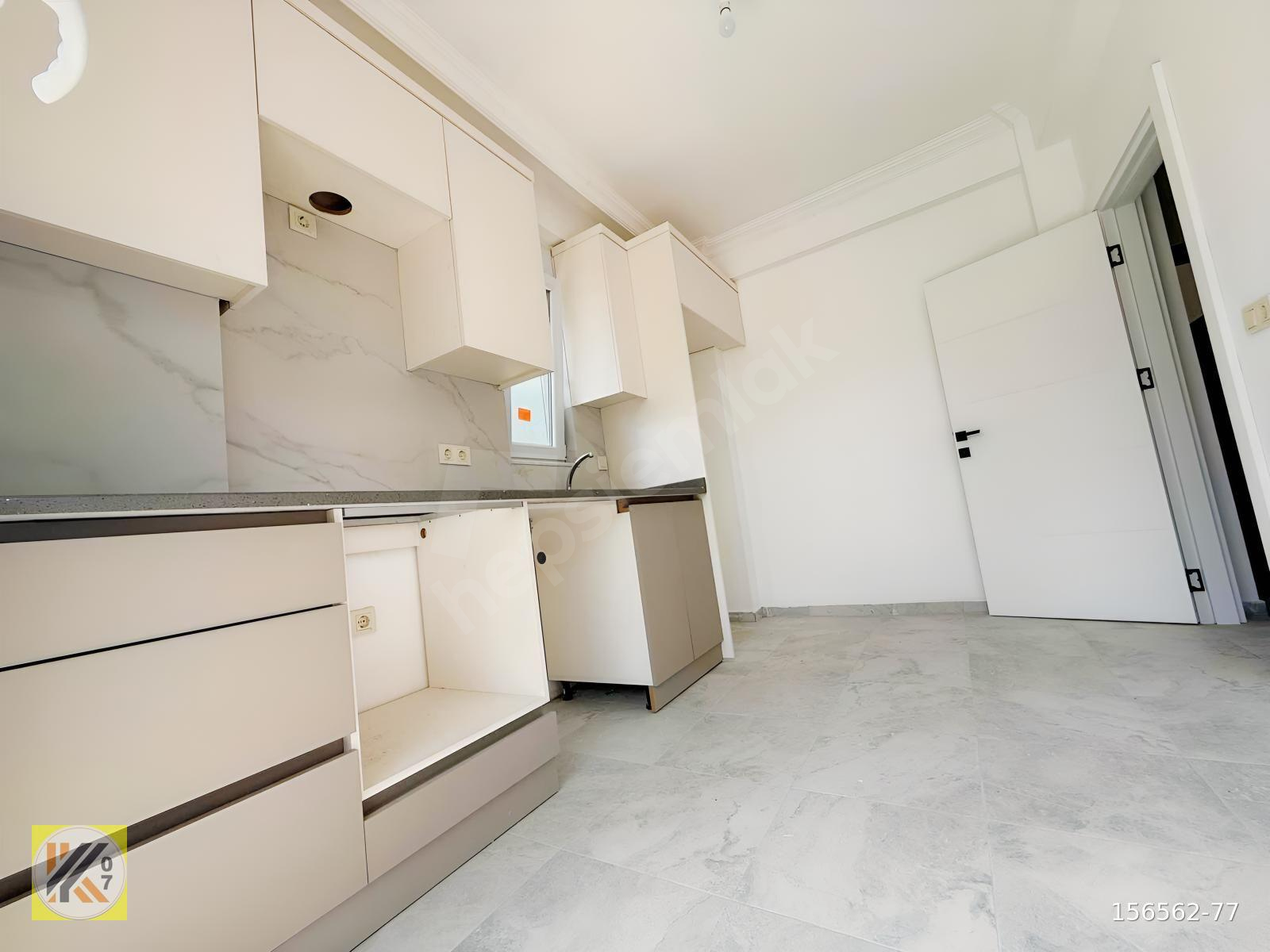 KEMER KUZDERE 3+1 SIFIR GENİŞ AYRI MUTFAK İSKANLI KAT MÜLKİYETLİ