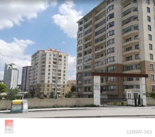 Bağlıca Mermeroğlu Caddesi Üzerinde Sitede Ara Kat Kiralık Daire