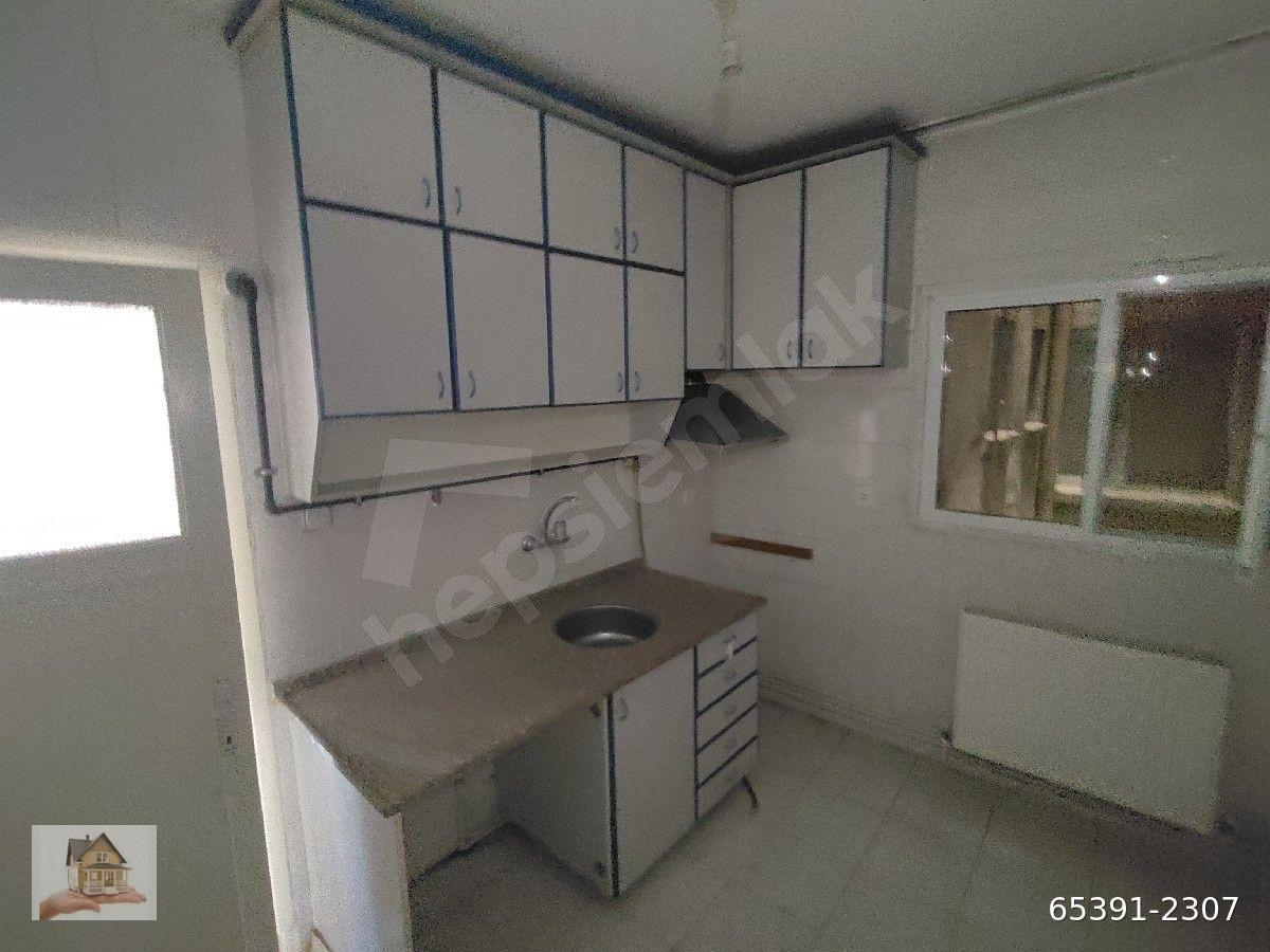 HALİL EMLAK TAN ARAKAT DOĞAL GAZLİ TEMİZ 2+1 100 M2 20 000 TL