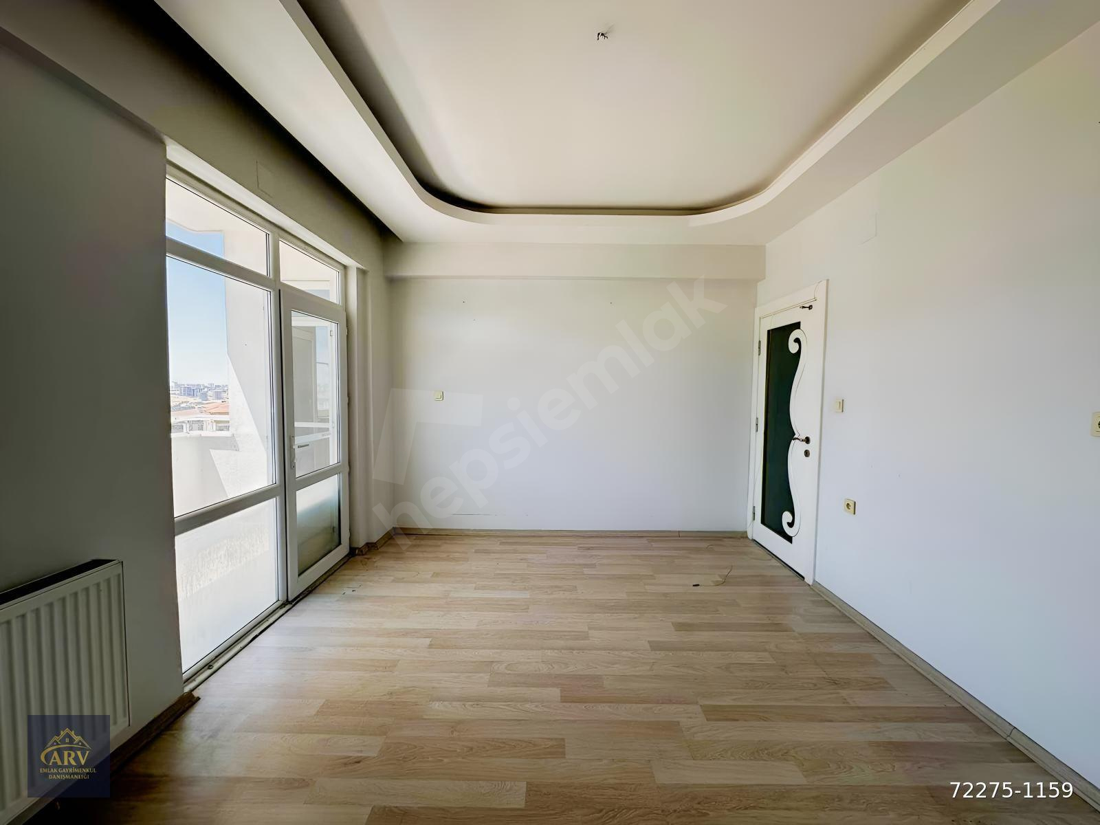 ŞAHİNTEPE'DE BAKIMLI ARAKAT İSKANLI SATILIK 2+1 DAİRE