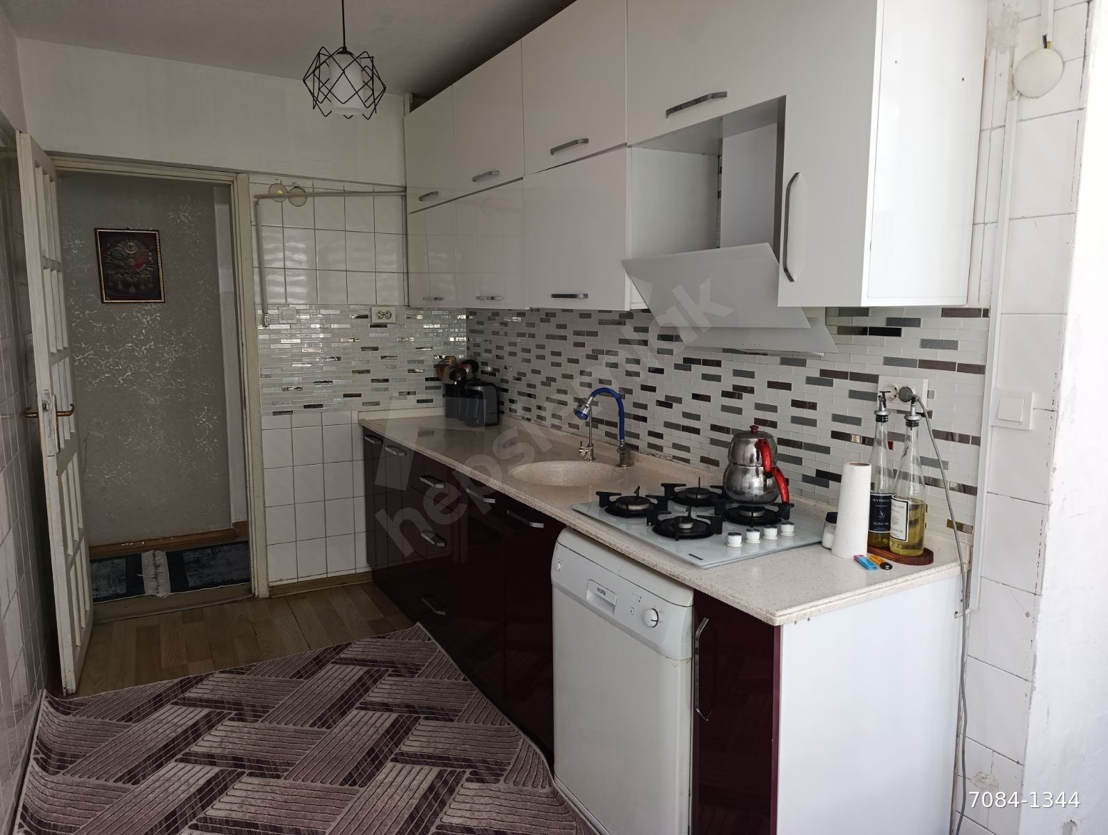 BORNOVA STADYUMU YAKINI BAKIMLI SATILIK FIRSAT DAİRE