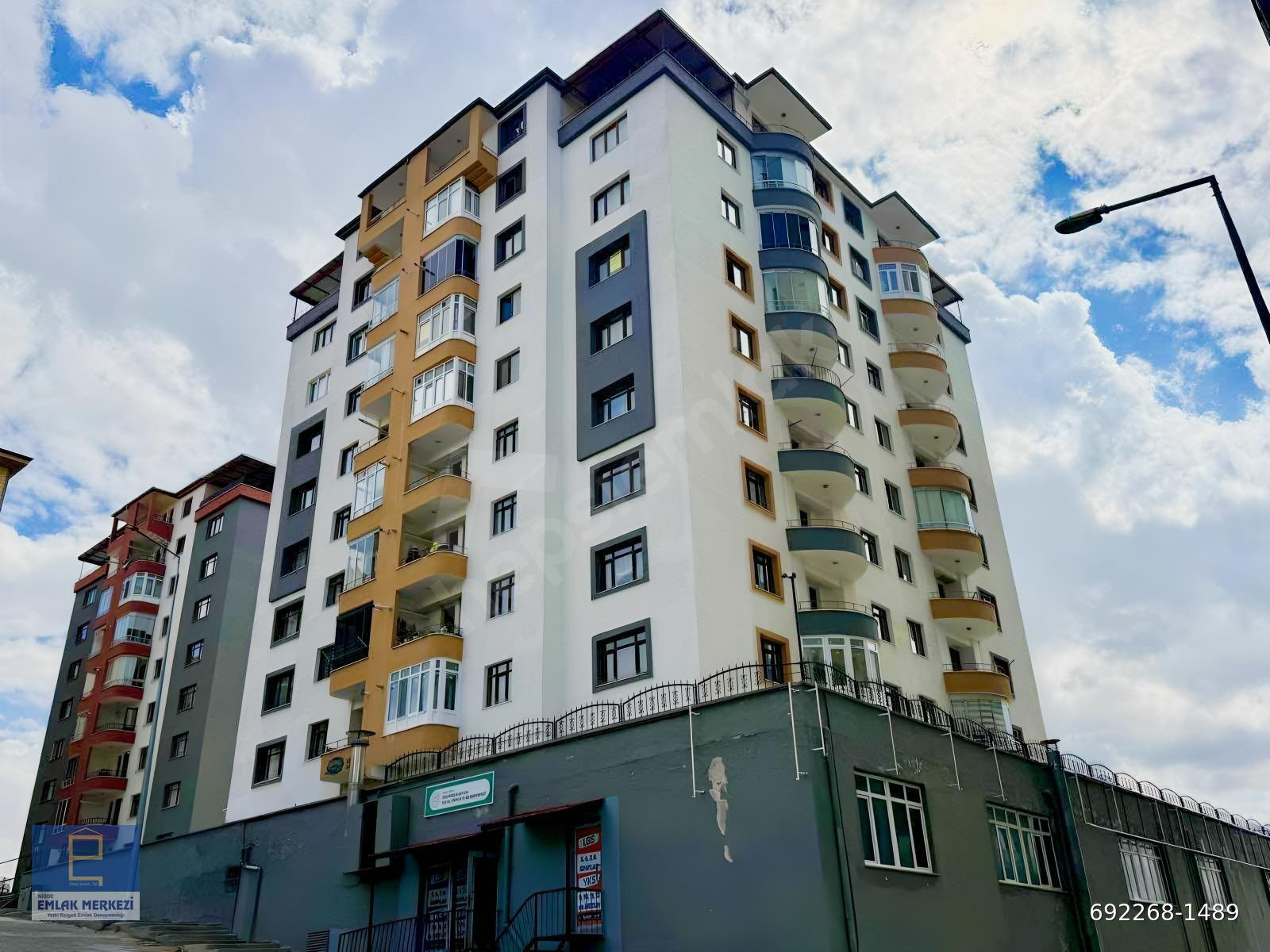 ## NİĞDE EMLAK MRKZNDEN DERBENT MİGROS ÜSTÜ 3+1 SATILIK DAİRE ##