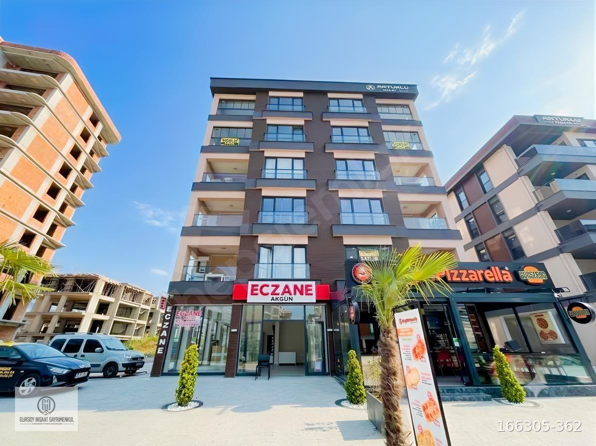 Cumhuriyet'te Bulvar Yolu Üzerinde Sıfır Eşyalı Lüks 1+1