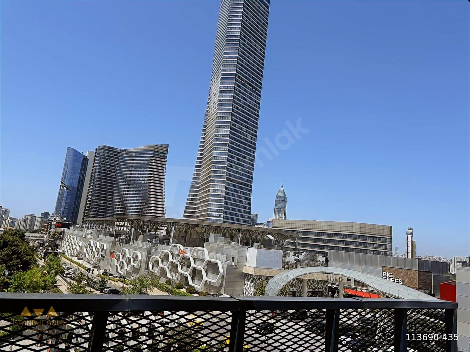 ATAŞEHİR METROPOL İSTANBUL A BLOK DA LÜKS EŞYALI SATILIK