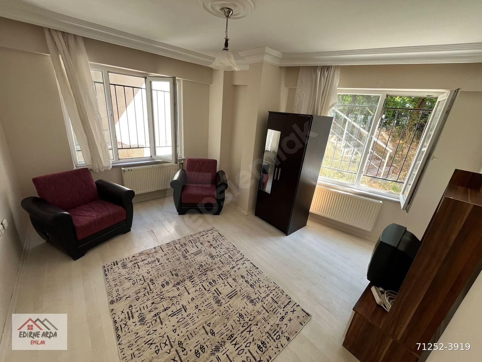 Arda emlak ofisinden su deposu mevkiinde full Eşyalı Daire