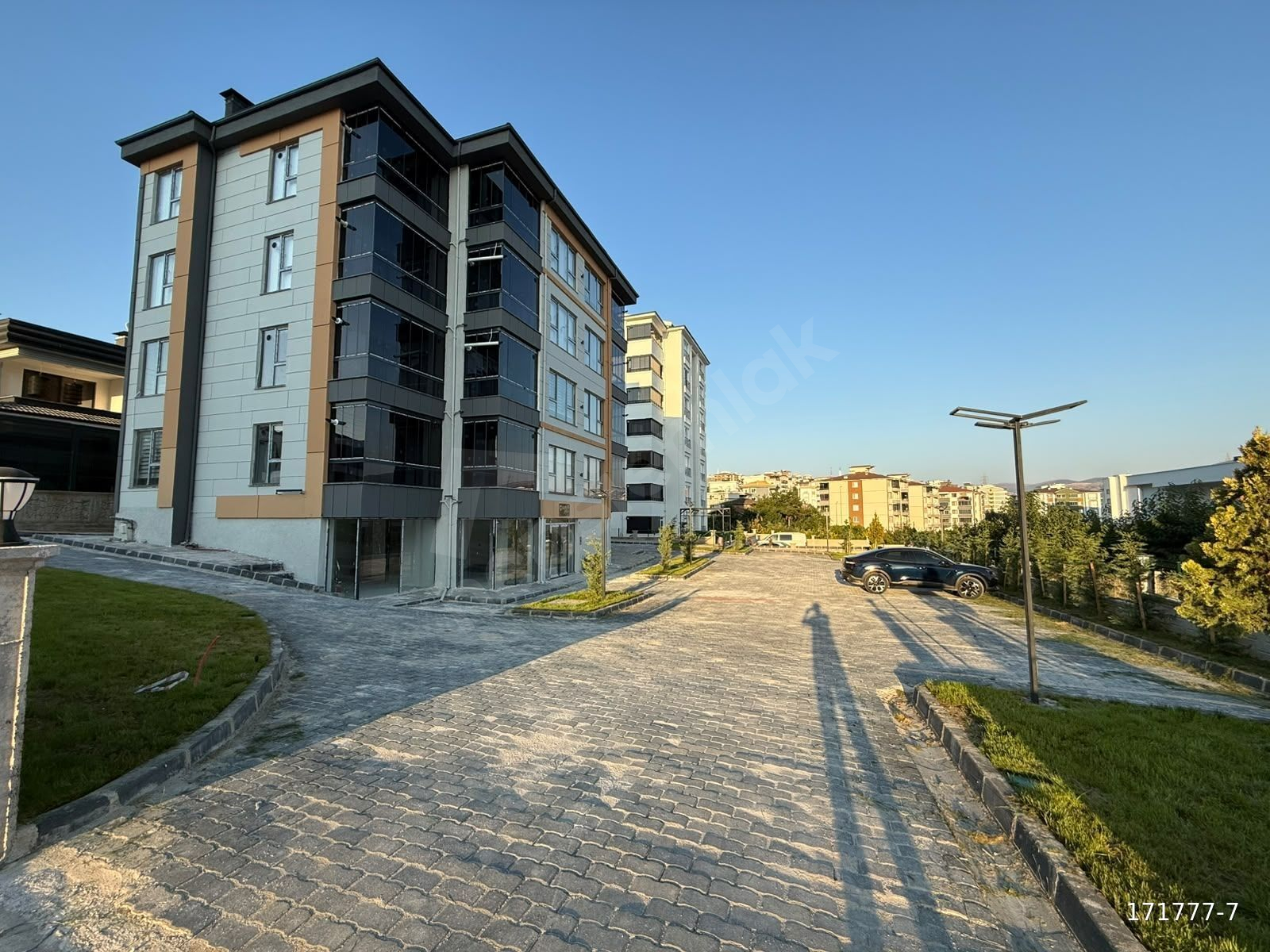 GÜNEŞLİ BATIŞEHİR 6 KONUTLARINDA MODERN KİRALIK FULL EŞYALI(1+1)