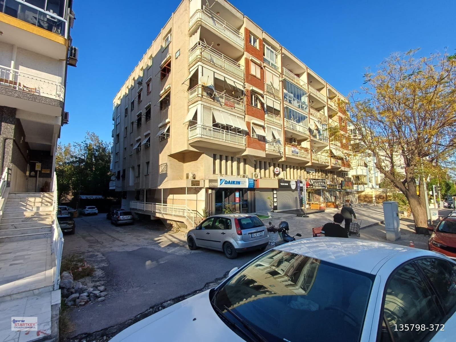 Bahçelievler Cevdet Bilsay Cd Üzeri Satılık 3+1 Geniş Daire