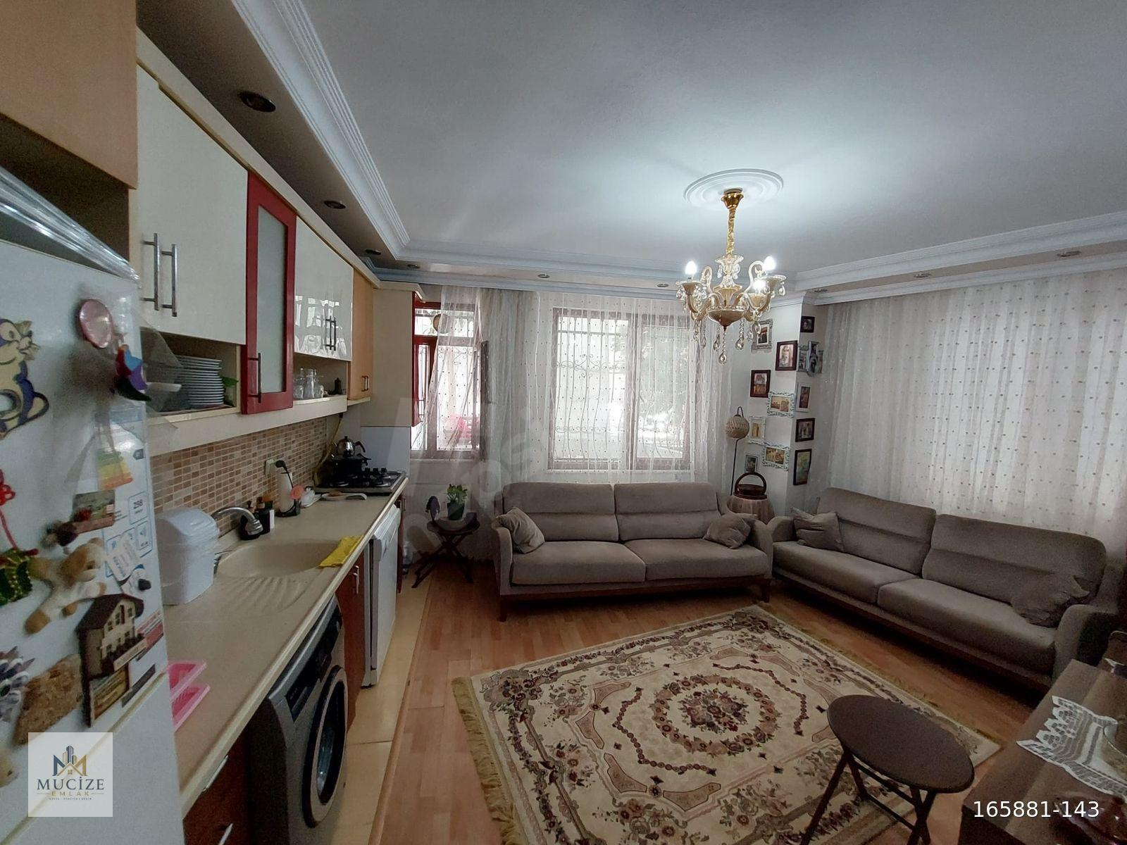 Bahçelievler Siyavuşpaşa'da 16 Yıllık Binada 1+1 Satılık Daire