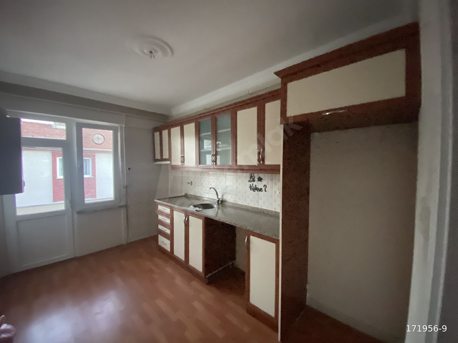 EKE'DEN REŞADİYE MAH AŞEVİ ARKASI KİRALIK 3+1 DAİRE