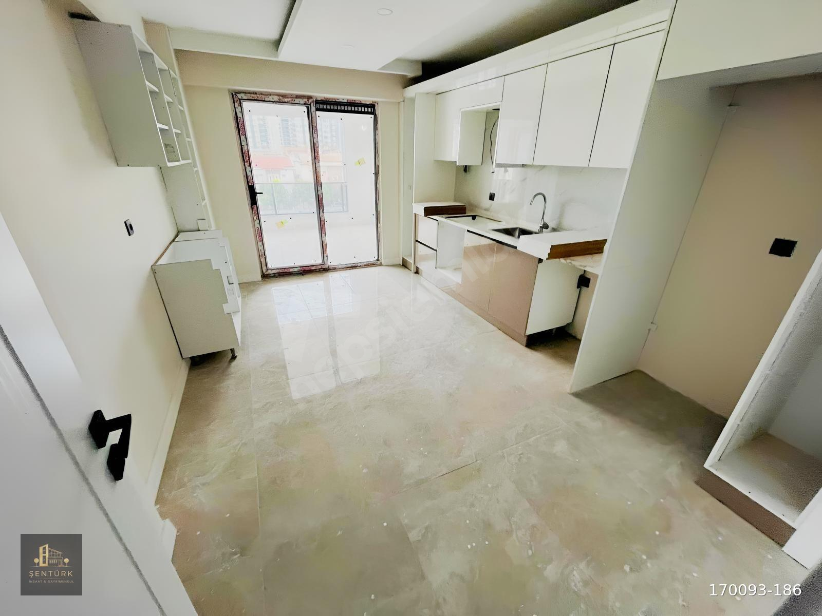 EMLAKLARDE SİTE 2+1 130M2 ARAKAT HAVUZLU DOĞU GÜNEY CEPHE