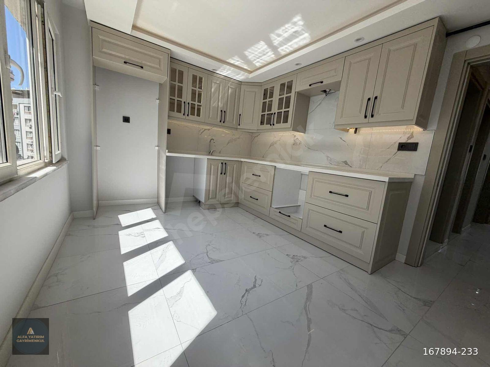 1. ANAFARTALAR MAHALLESİ ASANSÖRLÜ ARA KAT DAİRE