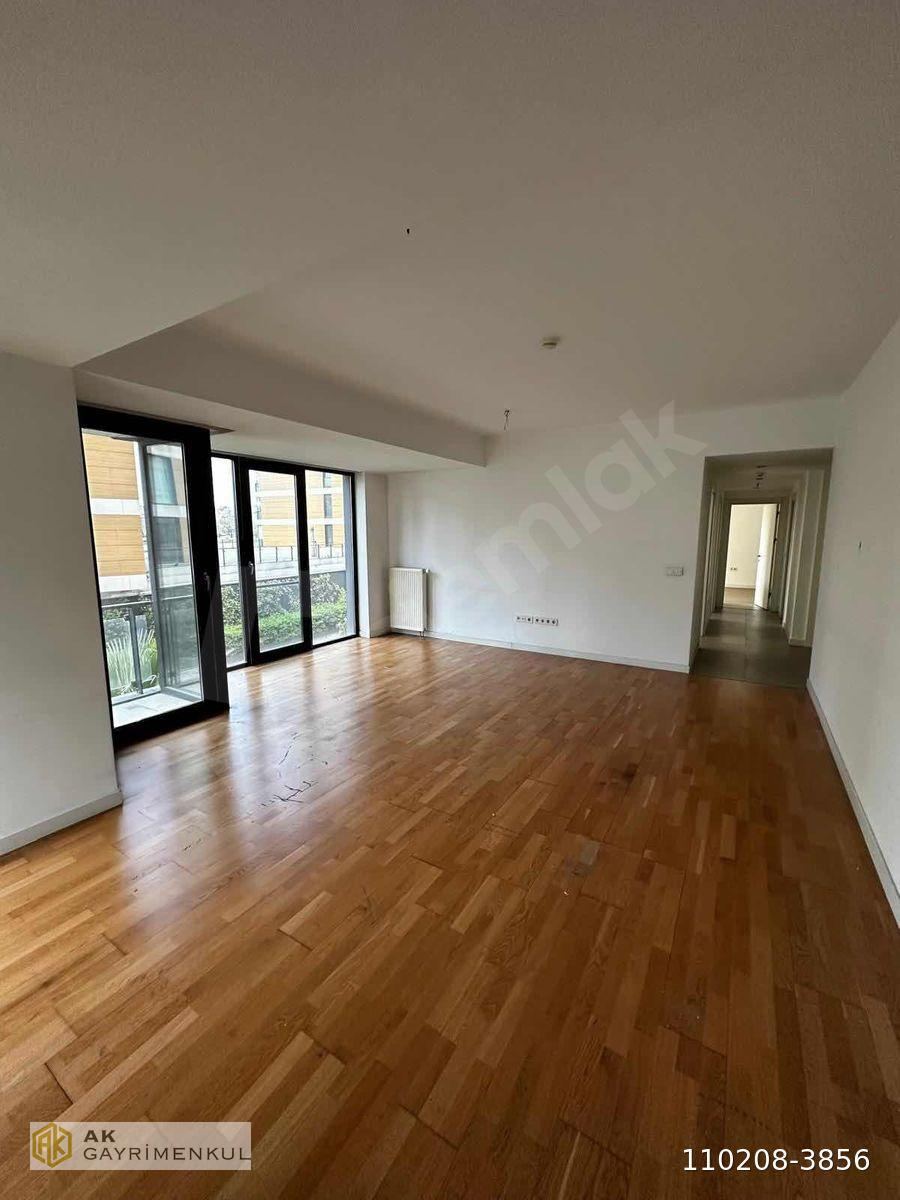 BAHÇELİEVLER İSTWEST'TE 3+1 152M2 BALKONLU KONUT 13.100.000TL
