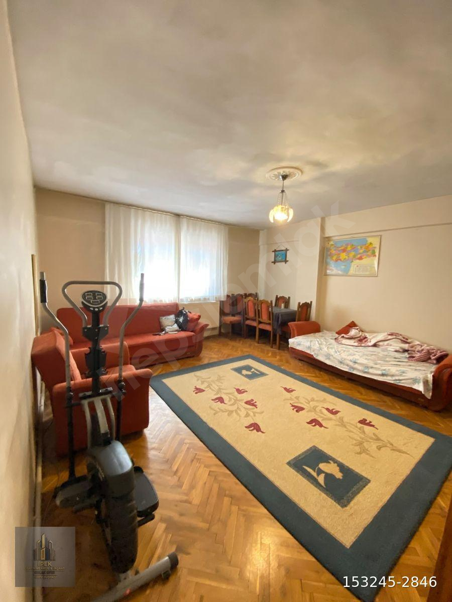 İPEK'TEN BAHÇELİ EVLER YENİBOSNADA SATILIK 3+1 DAİRE