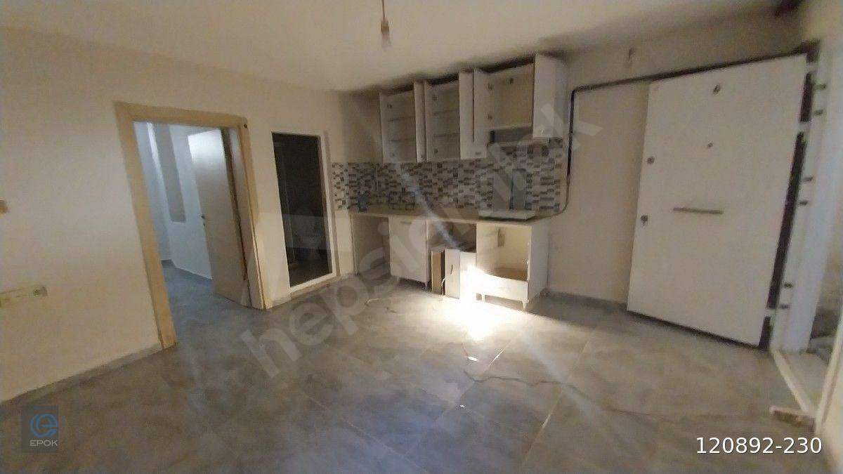 Emirbeyazıt Mahallesinde, Kiralık 1+1 Daire