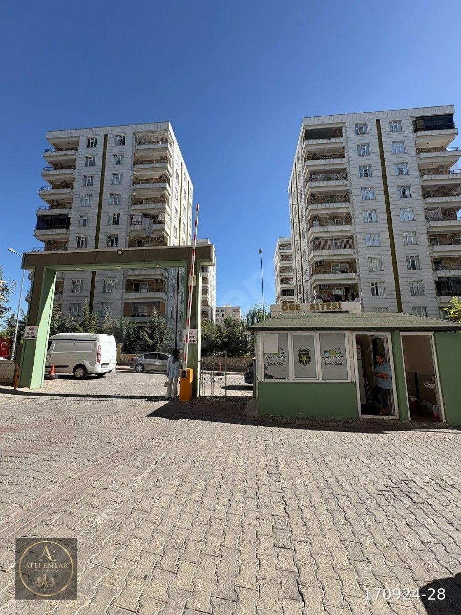 Atlı Emlak Premium'dan Kiralık Ayaz Evler Sitesinde 2+1 Daire