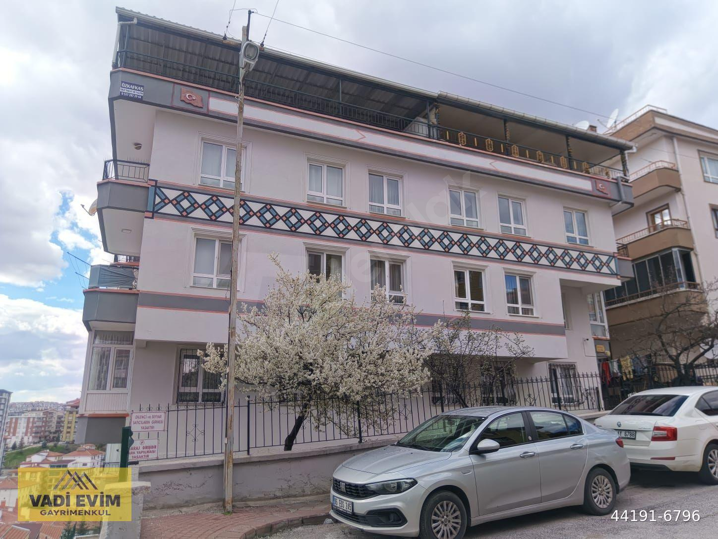 Yeşiltepe'de Merkezi Konumda 3+1 Satılık Daire