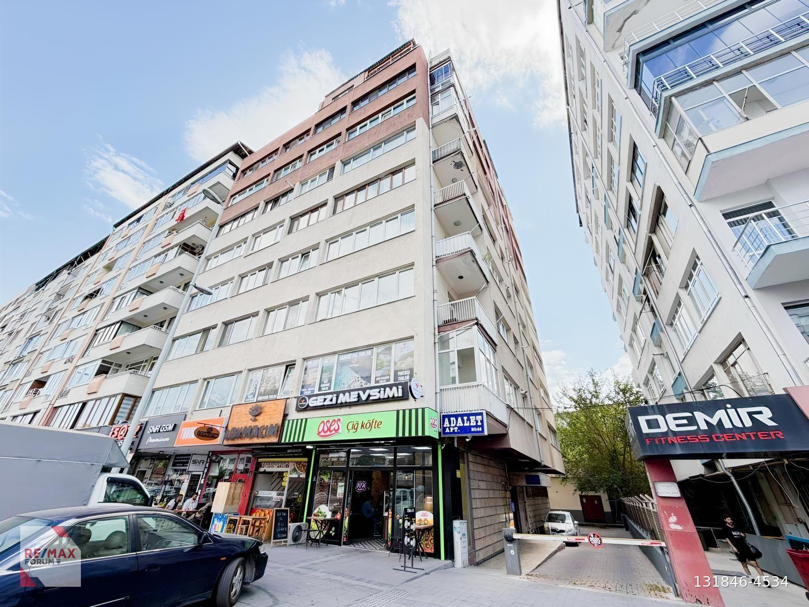 Sivas Caddesi Üzerinde 4+1 Satılık Köşe Daire Karanlık Odası Yok