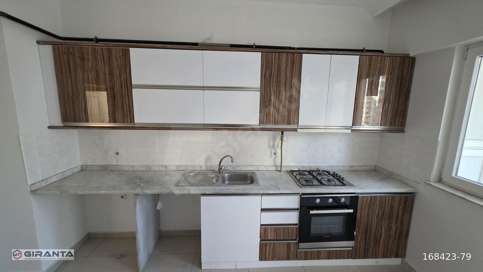 MÜCAHİTLER Mah. Satılık 2+1 Ara Kat Dairemiz Satıştadır.