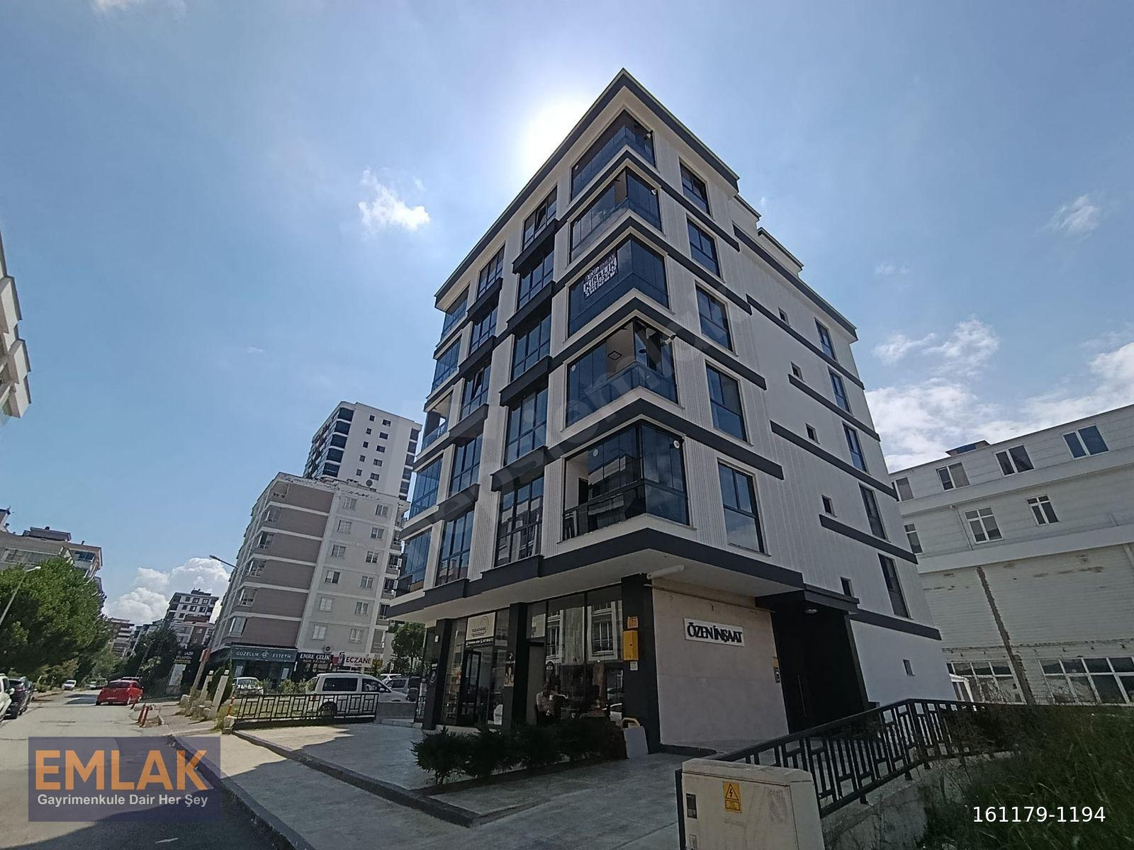ATAKENT TRAMVAY DURAĞINDA SIFIR LÜKS 1+1 DAİRE