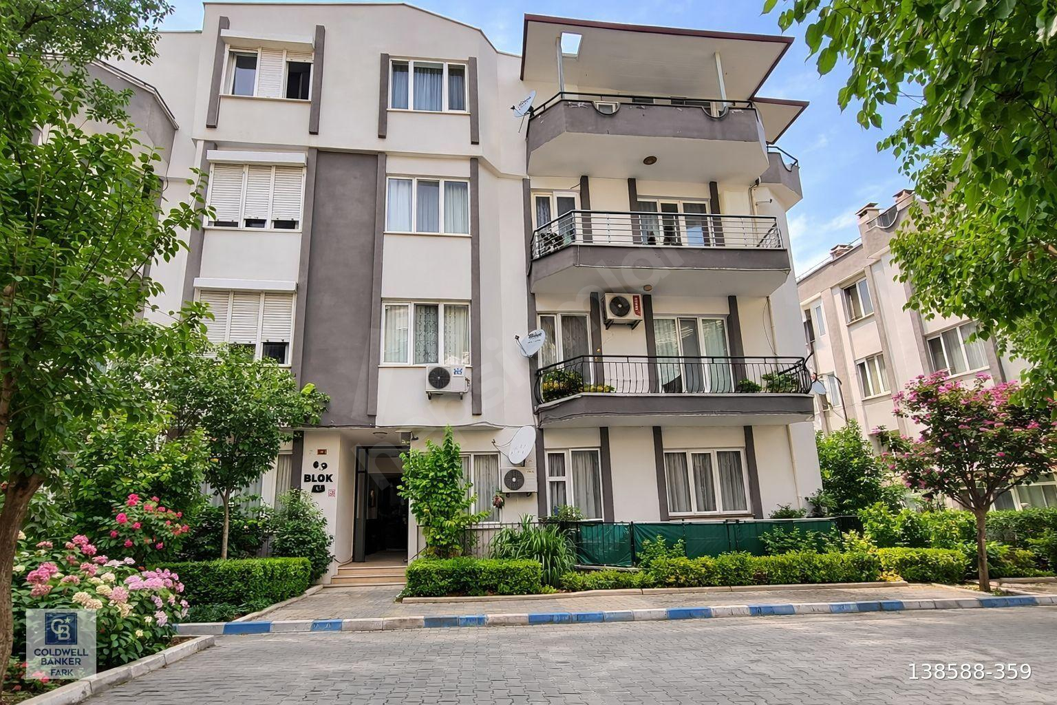 Ayvalık Sarımsaklı da Denize 150 Metre 4+1 Satılık Dubleks Daire