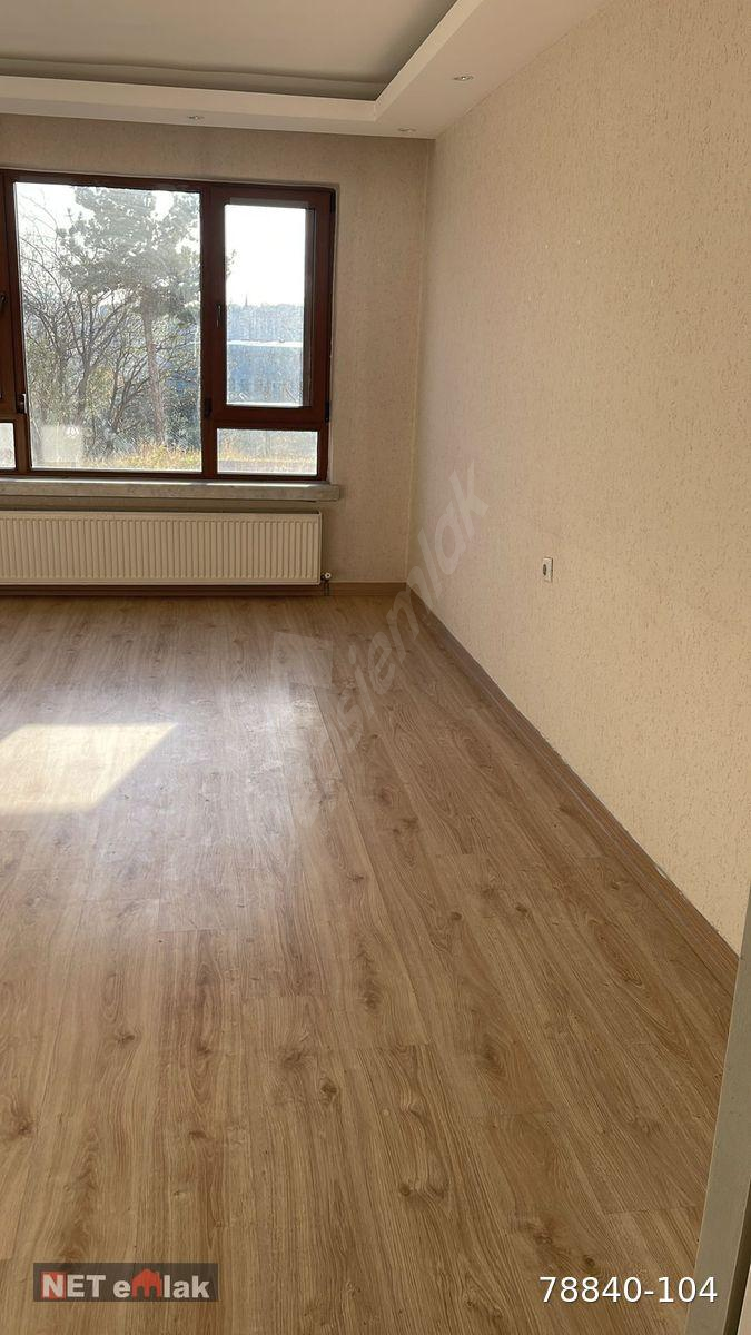 SATILIK EMEL SOKAK'TA 1,KATTA 3+1 FULL YAPILI DAİRE